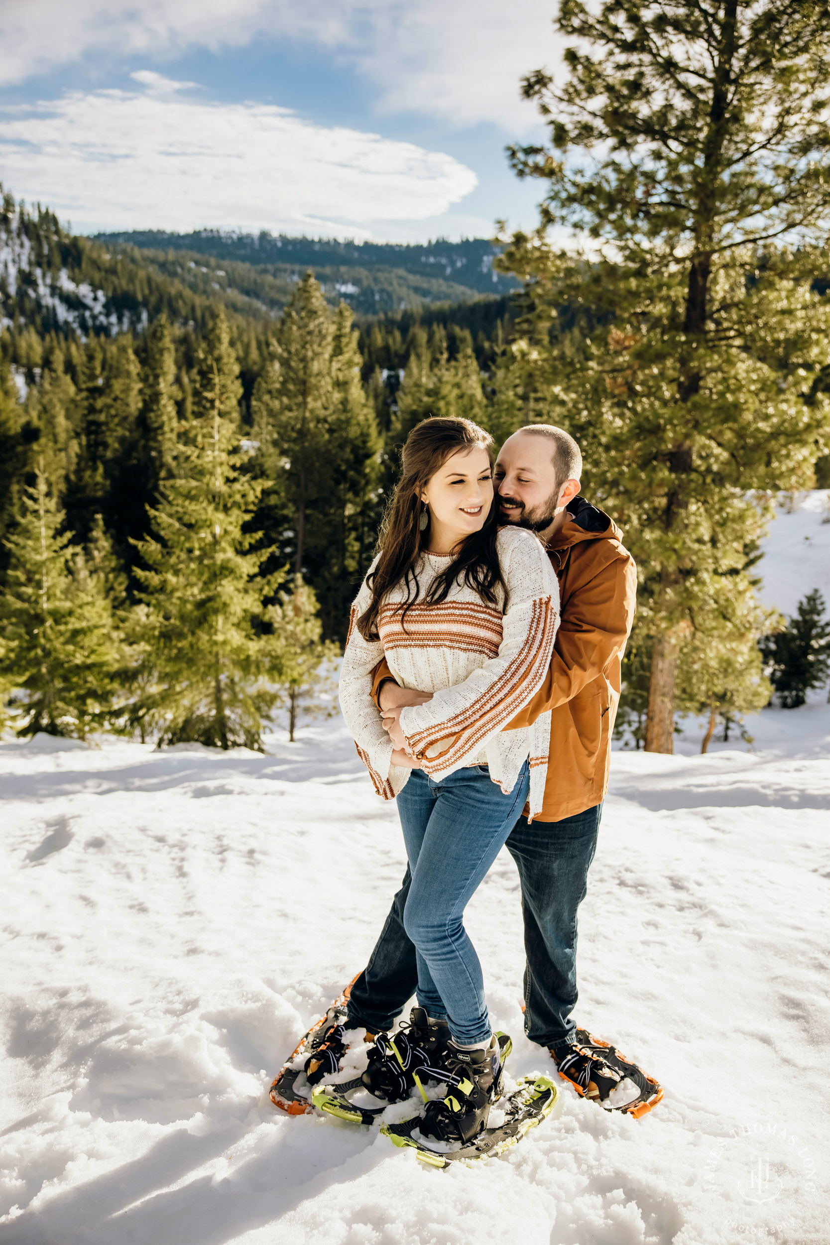 Cascade Mountain adventure engagement session in the snow by Snoqualmie wedding photographer James Thomas Long Photography