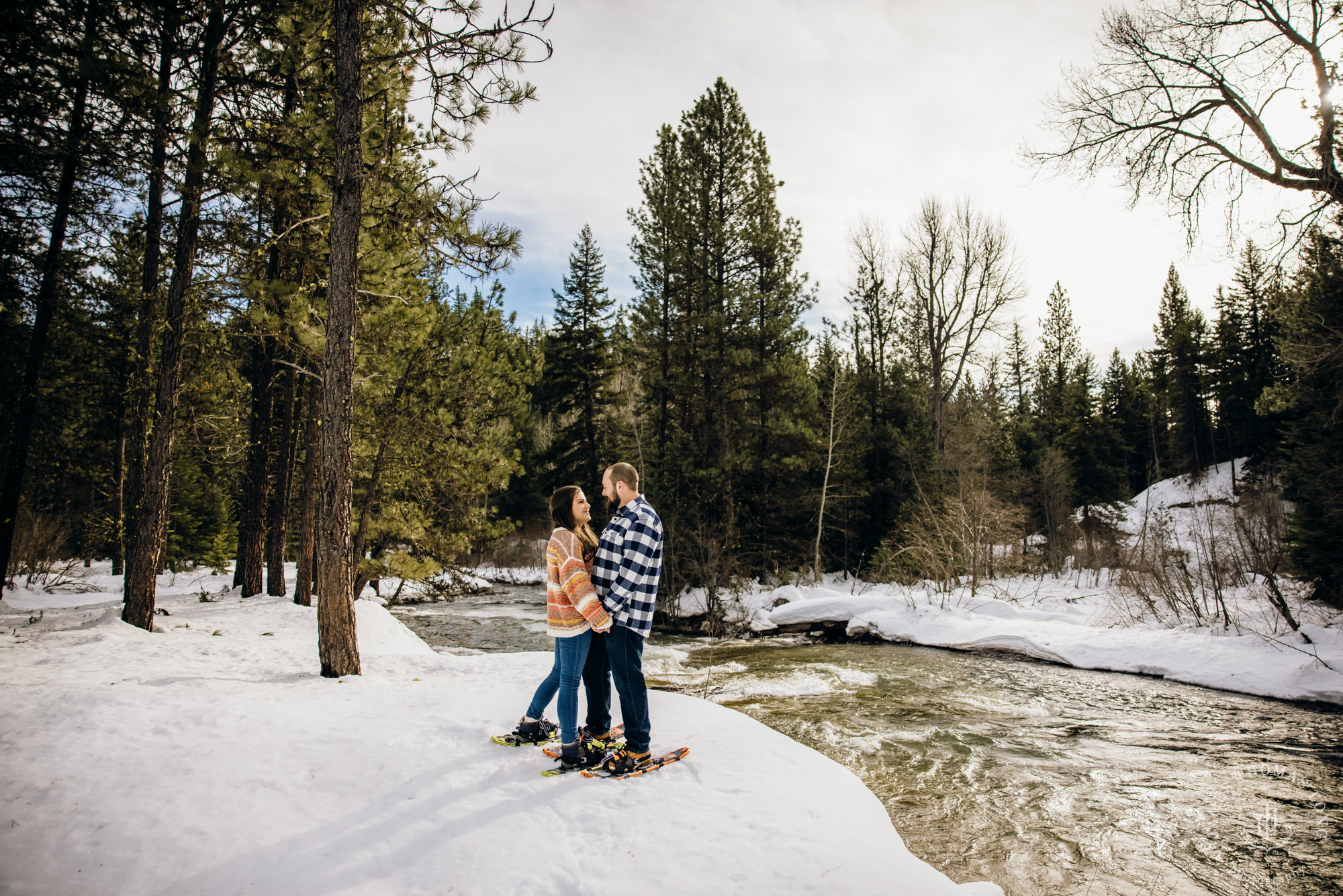 Cascade Mountain adventure engagement session in the snow by Snoqualmie wedding photographer James Thomas Long Photography