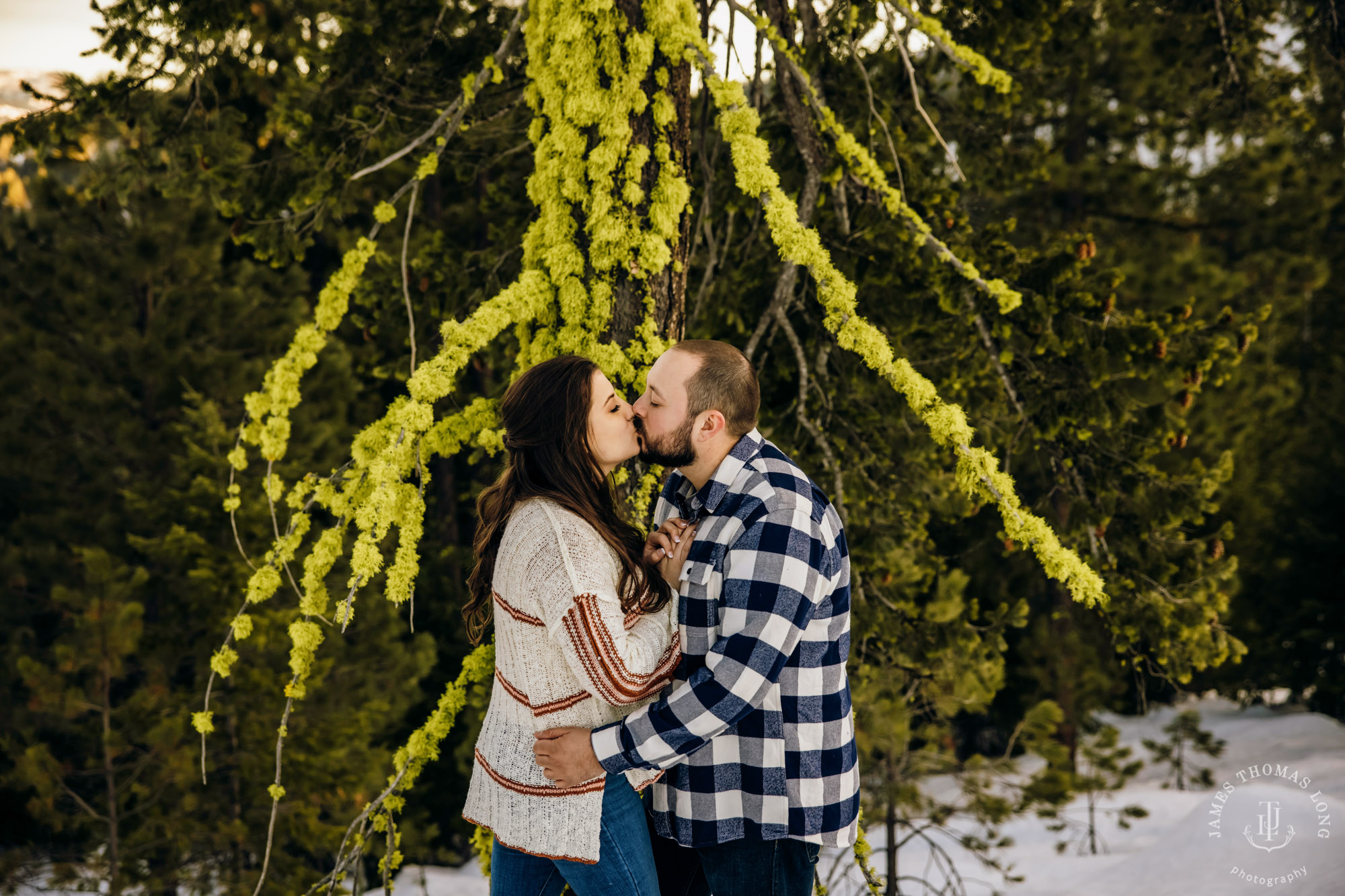 Cascade Mountain adventure engagement session in the snow by Snoqualmie wedding photographer James Thomas Long Photography