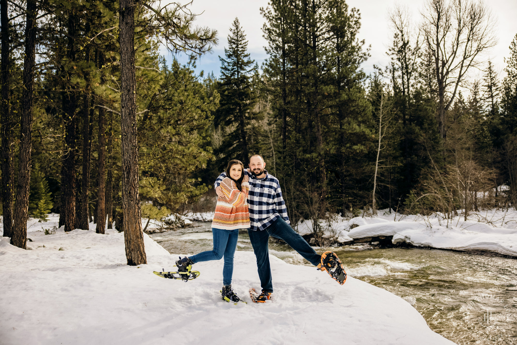 Cascade Mountain adventure engagement session in the snow by Snoqualmie wedding photographer James Thomas Long Photography