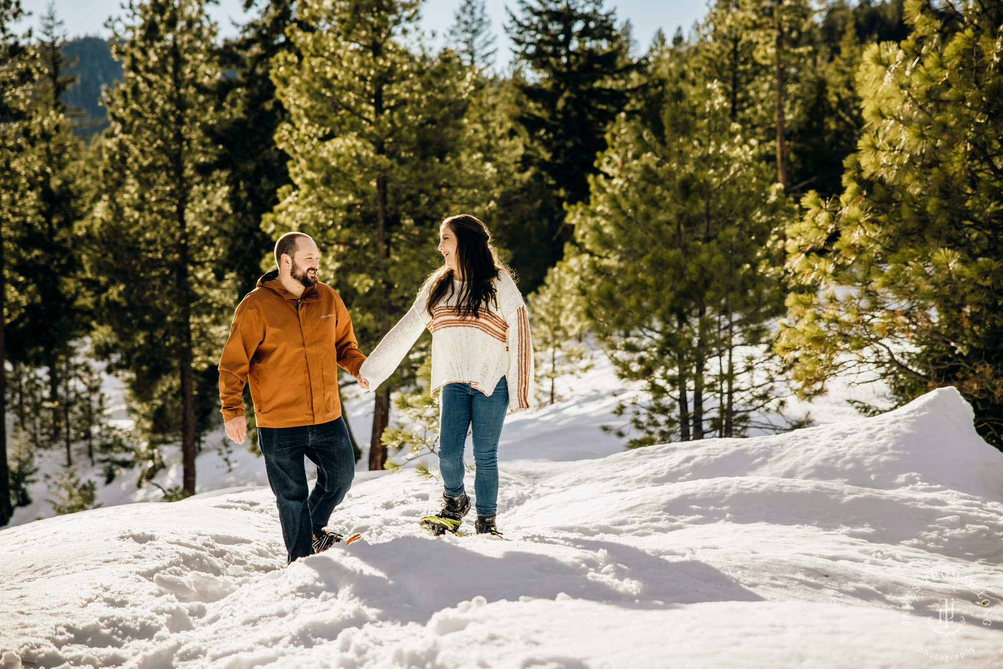 Cascade Mountain adventure engagement session in the snow by Snoqualmie wedding photographer James Thomas Long Photography