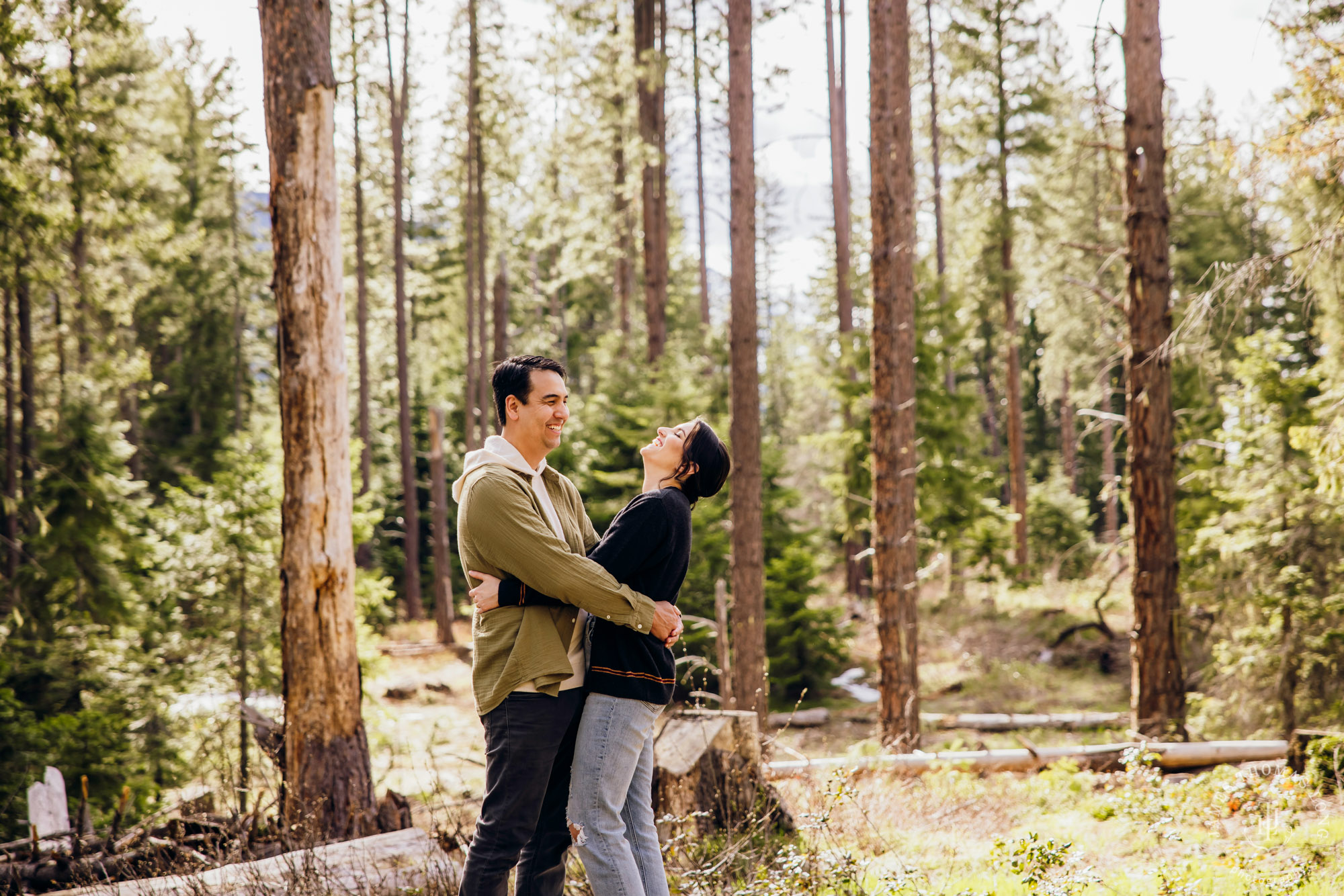 Seattle Cascade Mountain adventure engagement session by Seattle adventure elopement photographer James Thomas Long Photography