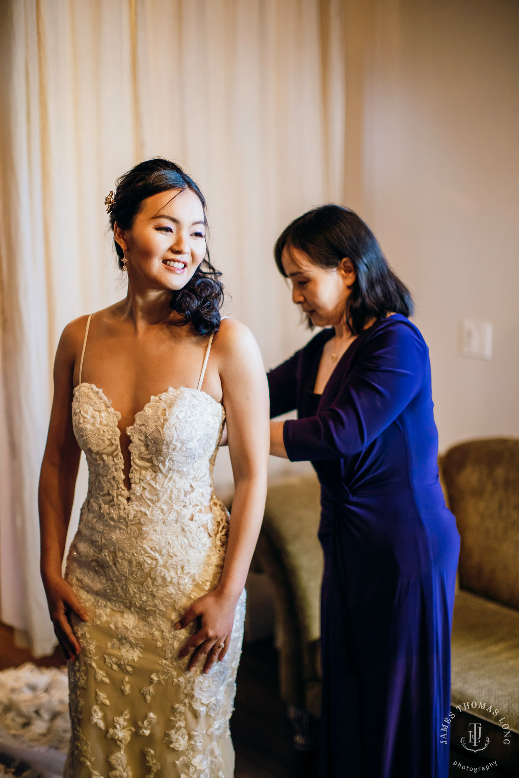 The Barn at Holly Farm Bothell wedding by Seattle wedding photographer James Thomas Long Photography