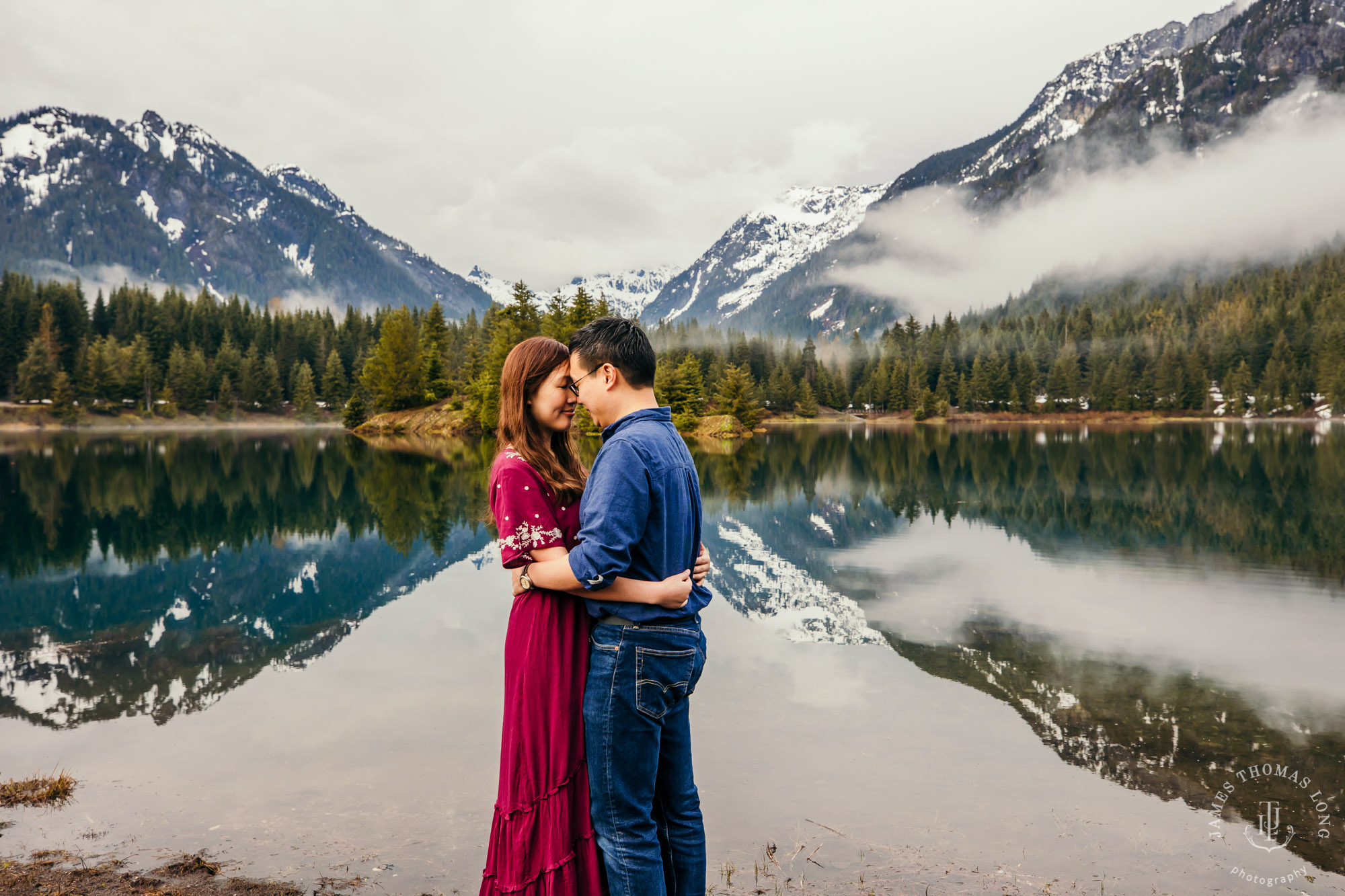 Snoqualmie Pass adventure engagement session by Seattle adventure wedding photographer James Thomas Long Photography