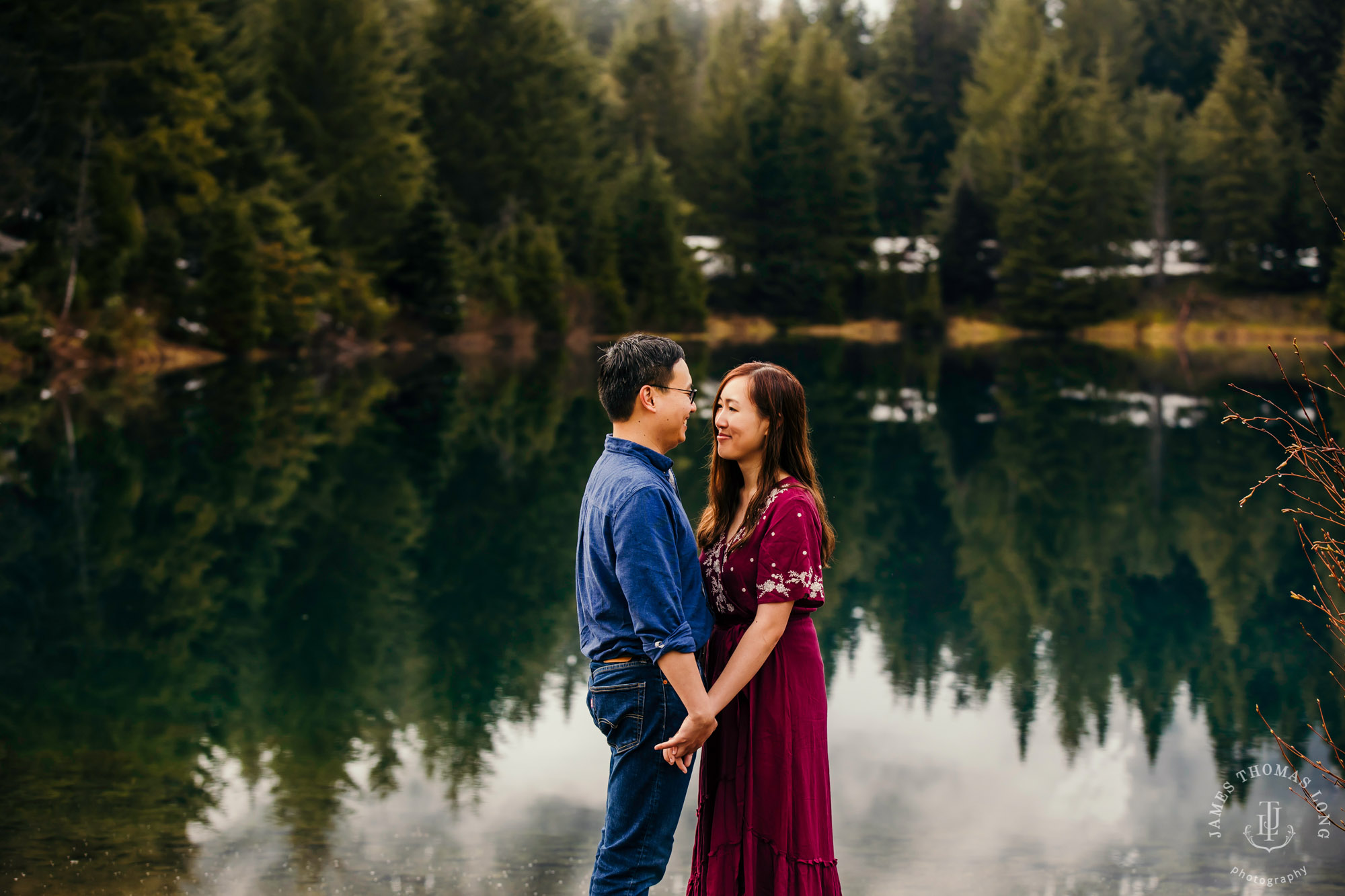 Snoqualmie Pass adventure engagement session by Seattle adventure wedding photographer James Thomas Long Photography