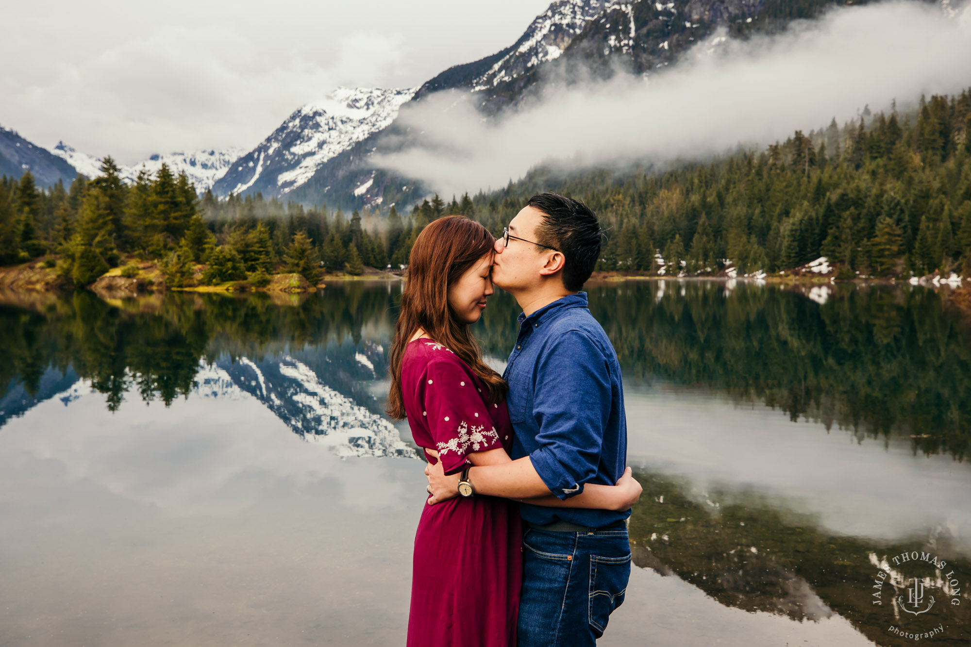 Snoqualmie Pass adventure engagement session by Seattle adventure wedding photographer James Thomas Long Photography