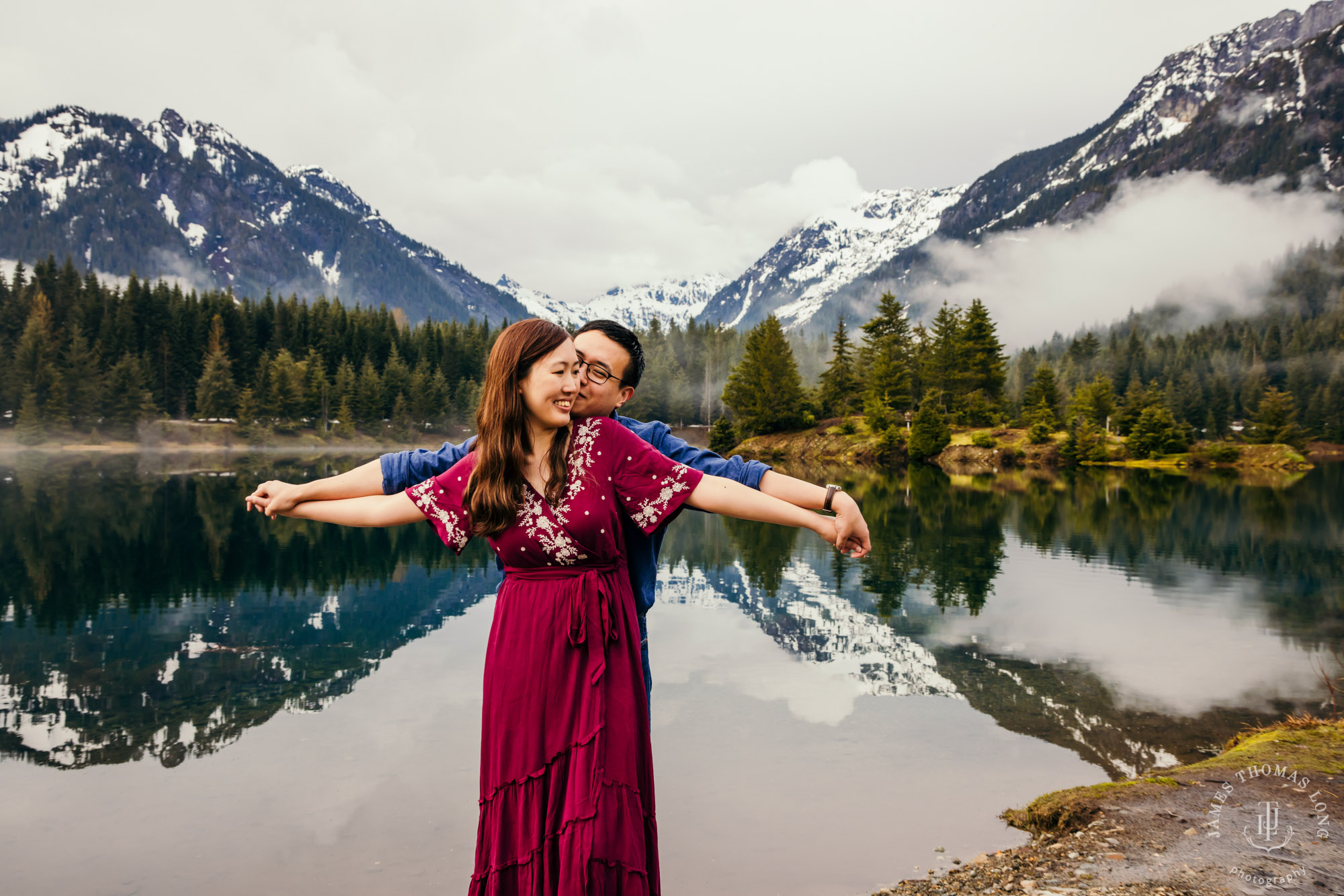 Snoqualmie Pass adventure engagement session by Seattle adventure wedding photographer James Thomas Long Photography