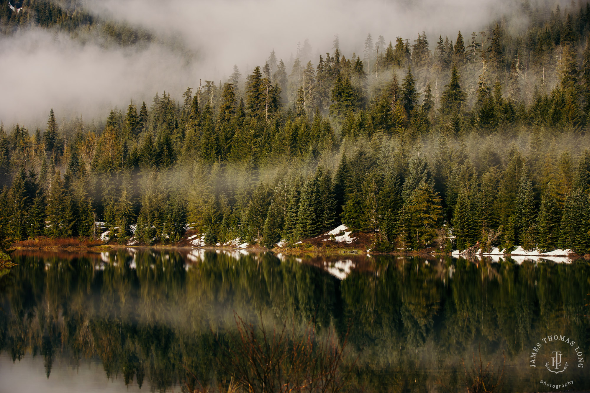 Snoqualmie Pass adventure engagement session by Seattle adventure wedding photographer James Thomas Long Photography