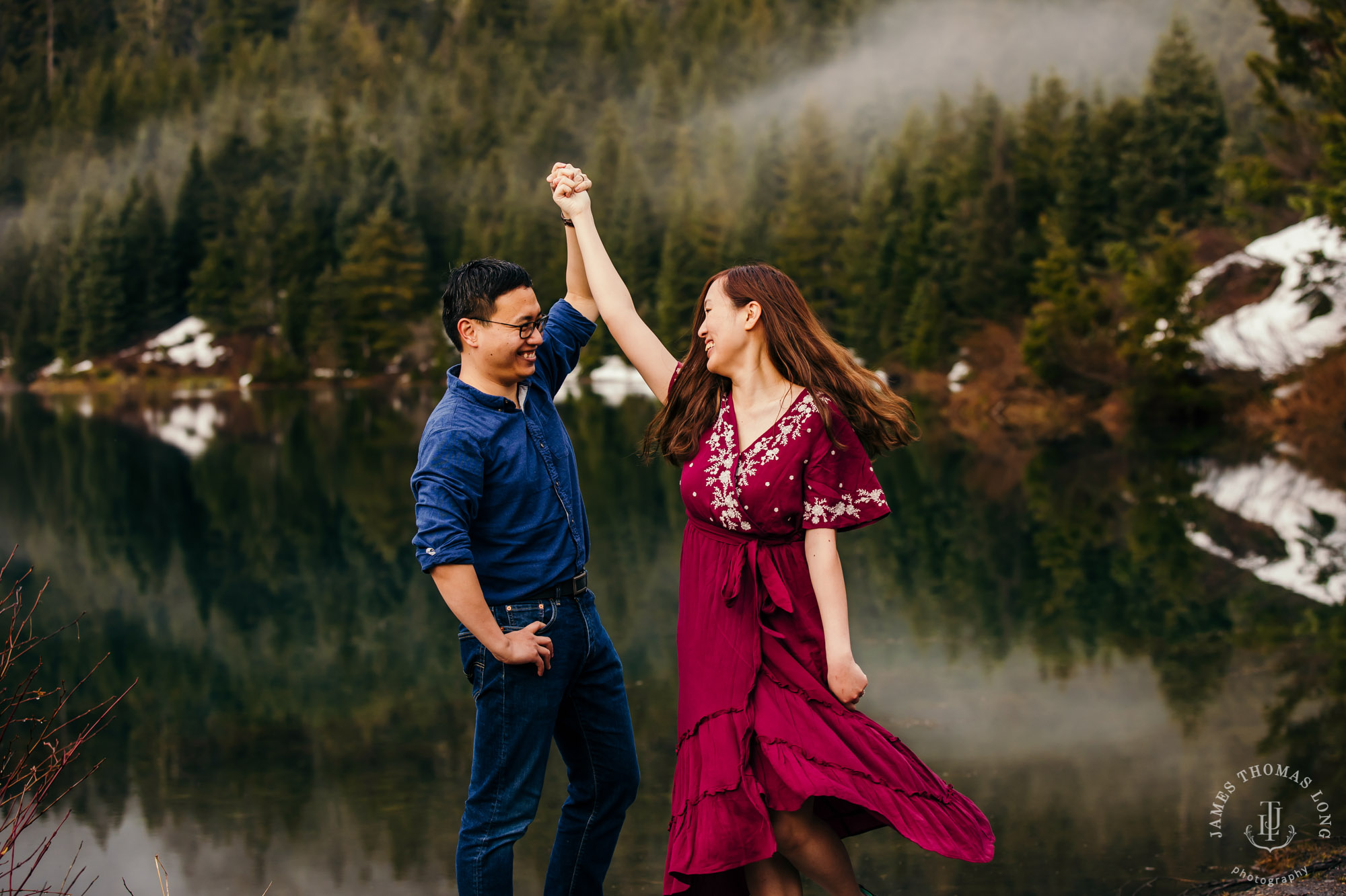 Snoqualmie Pass adventure engagement session by Seattle adventure wedding photographer James Thomas Long Photography