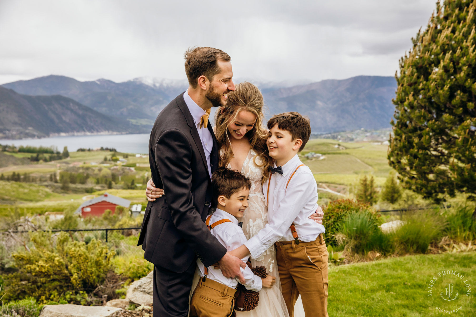 Tsillan Cellars Lake Chelan wedding by Seattle wedding photographer James Thomas Long Photography