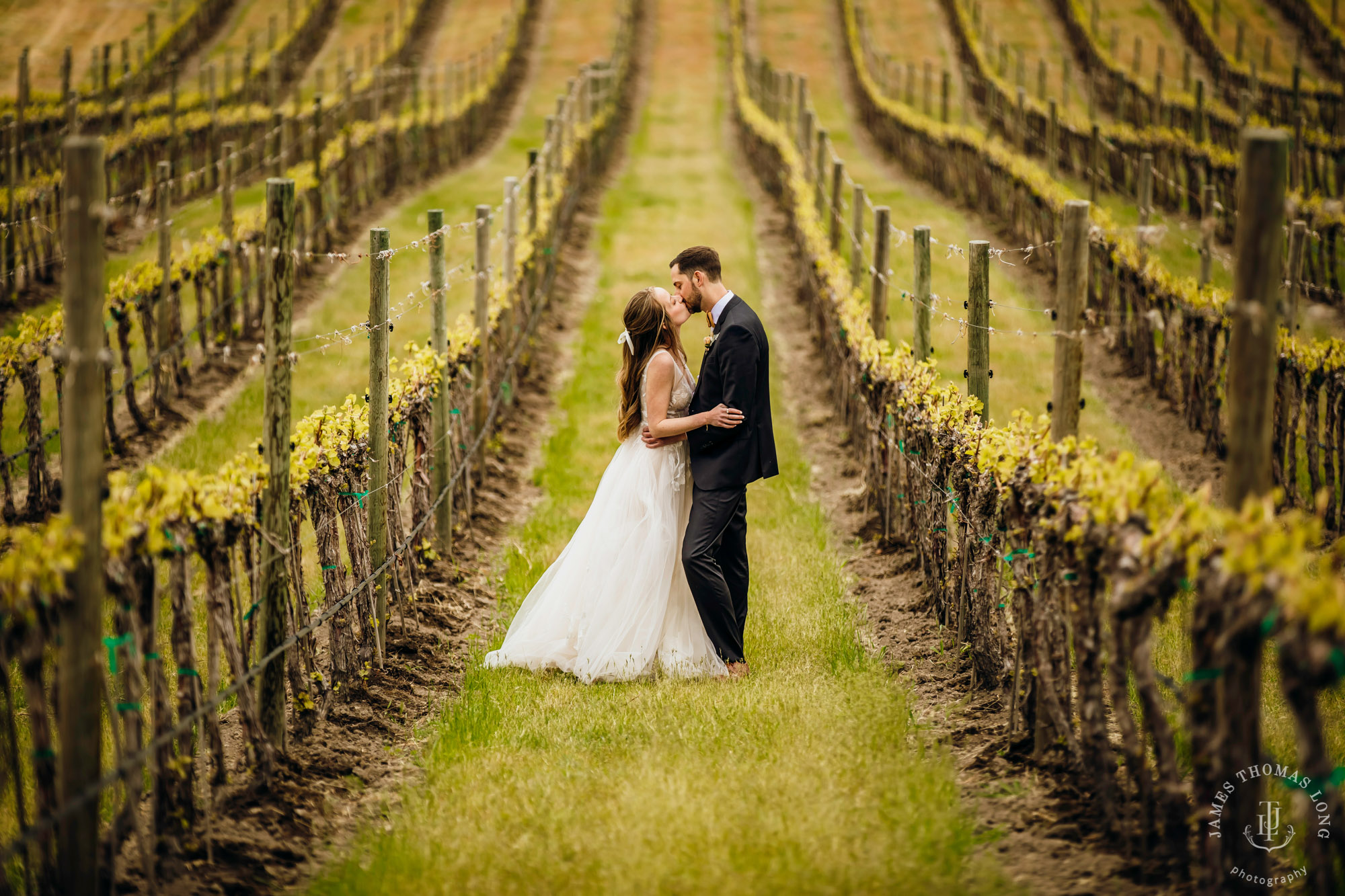 Tsillan Cellars Lake Chelan wedding by Seattle wedding photographer James Thomas Long Photography