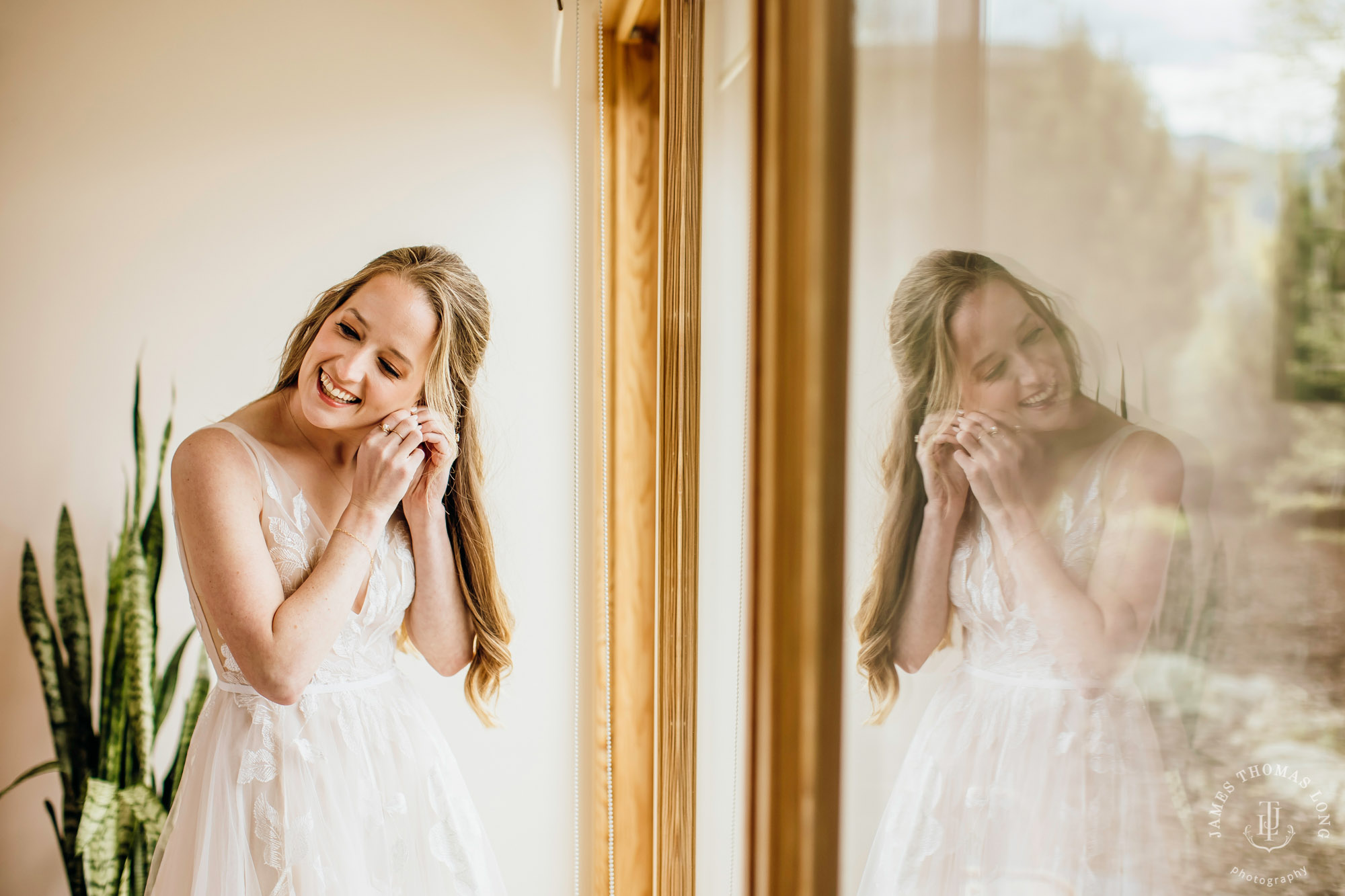 Tsillan Cellars Lake Chelan wedding by Seattle wedding photographer James Thomas Long Photography