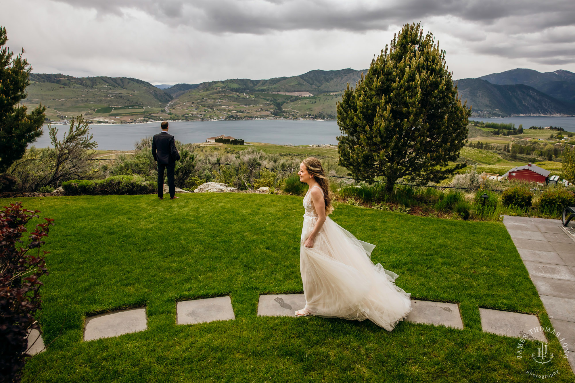 Tsillan Cellars Lake Chelan wedding by Seattle wedding photographer James Thomas Long Photography