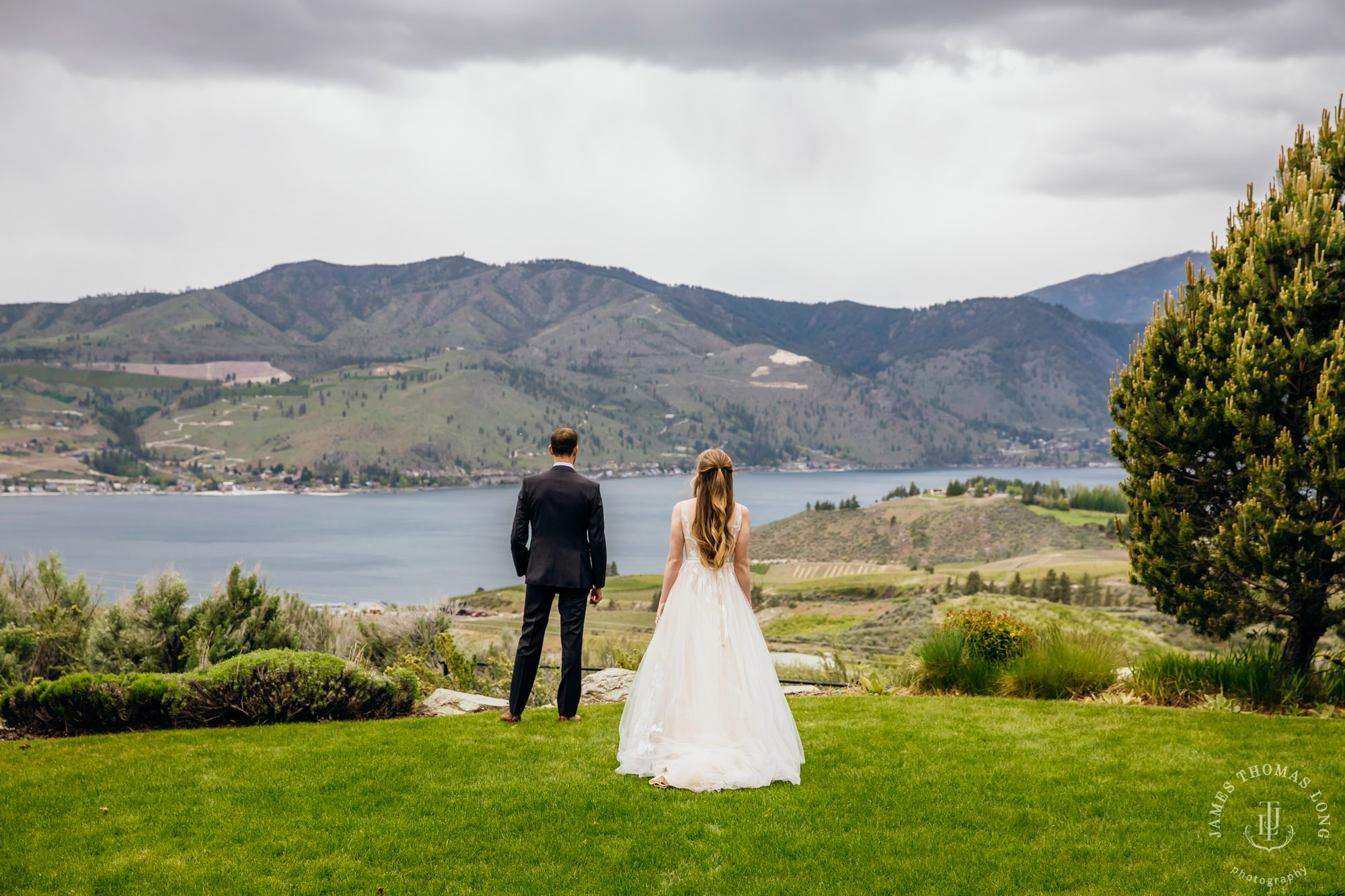 Tsillan Cellars Lake Chelan wedding by Seattle wedding photographer James Thomas Long Photography