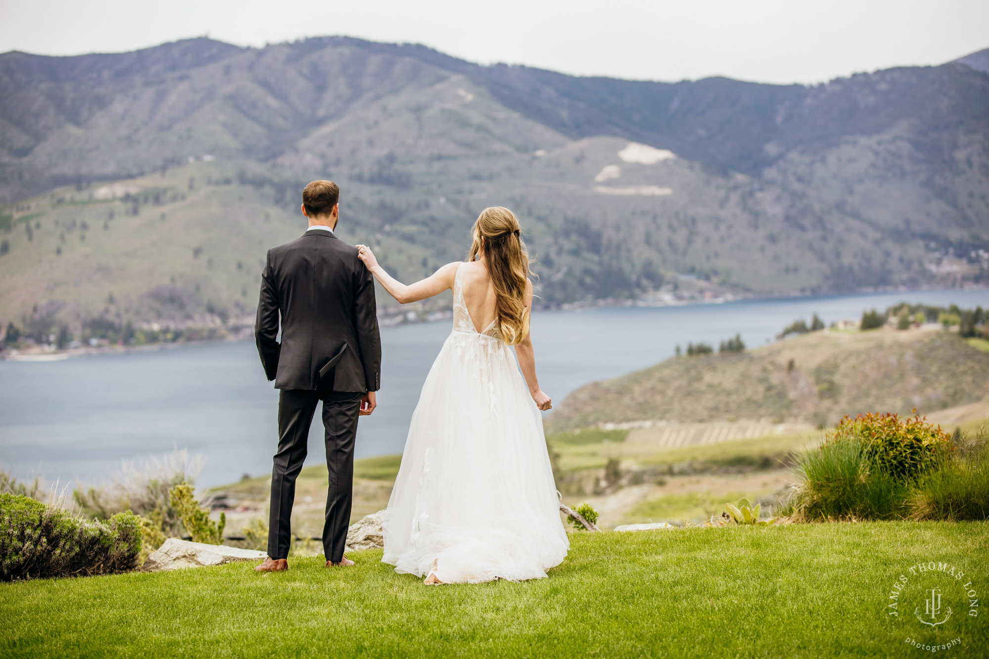 Tsillan Cellars Lake Chelan wedding by Seattle wedding photographer James Thomas Long Photography