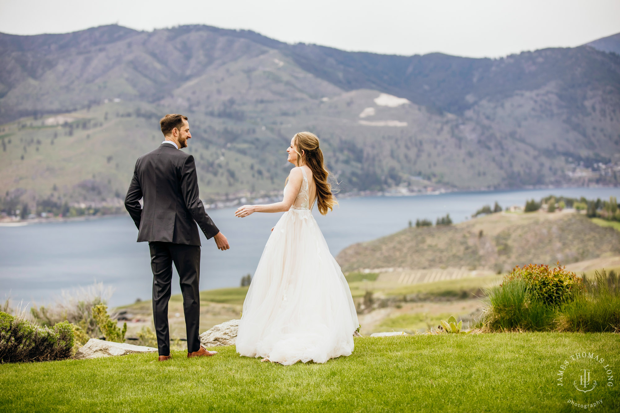 Tsillan Cellars Lake Chelan wedding by Seattle wedding photographer James Thomas Long Photography