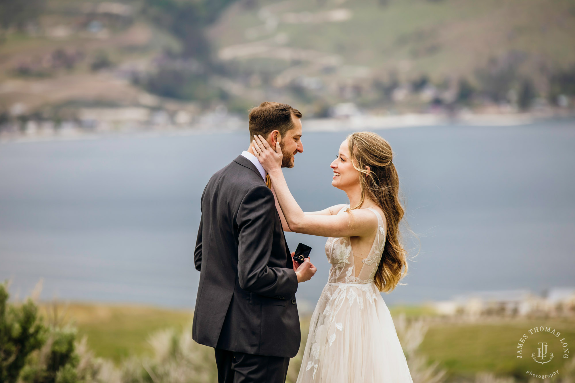 Tsillan Cellars Lake Chelan wedding by Seattle wedding photographer James Thomas Long Photography