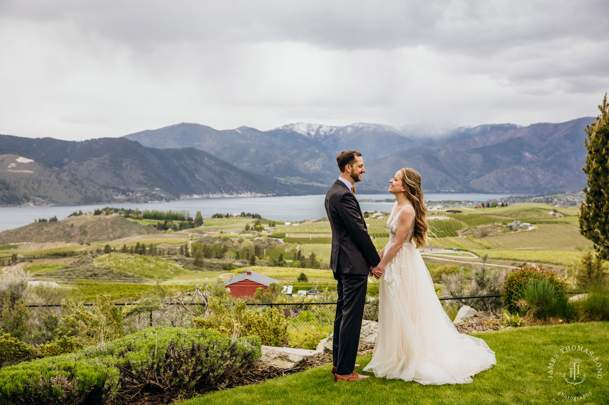 Tsillan Cellars Lake Chelan wedding by Seattle wedding photographer James Thomas Long Photography