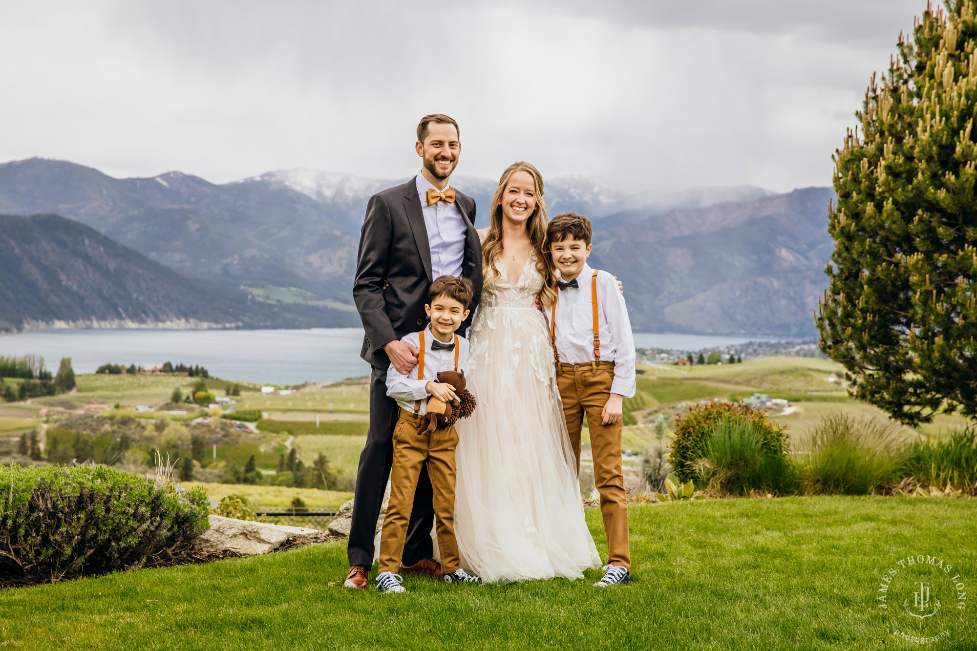 Tsillan Cellars Lake Chelan wedding by Seattle wedding photographer James Thomas Long Photography