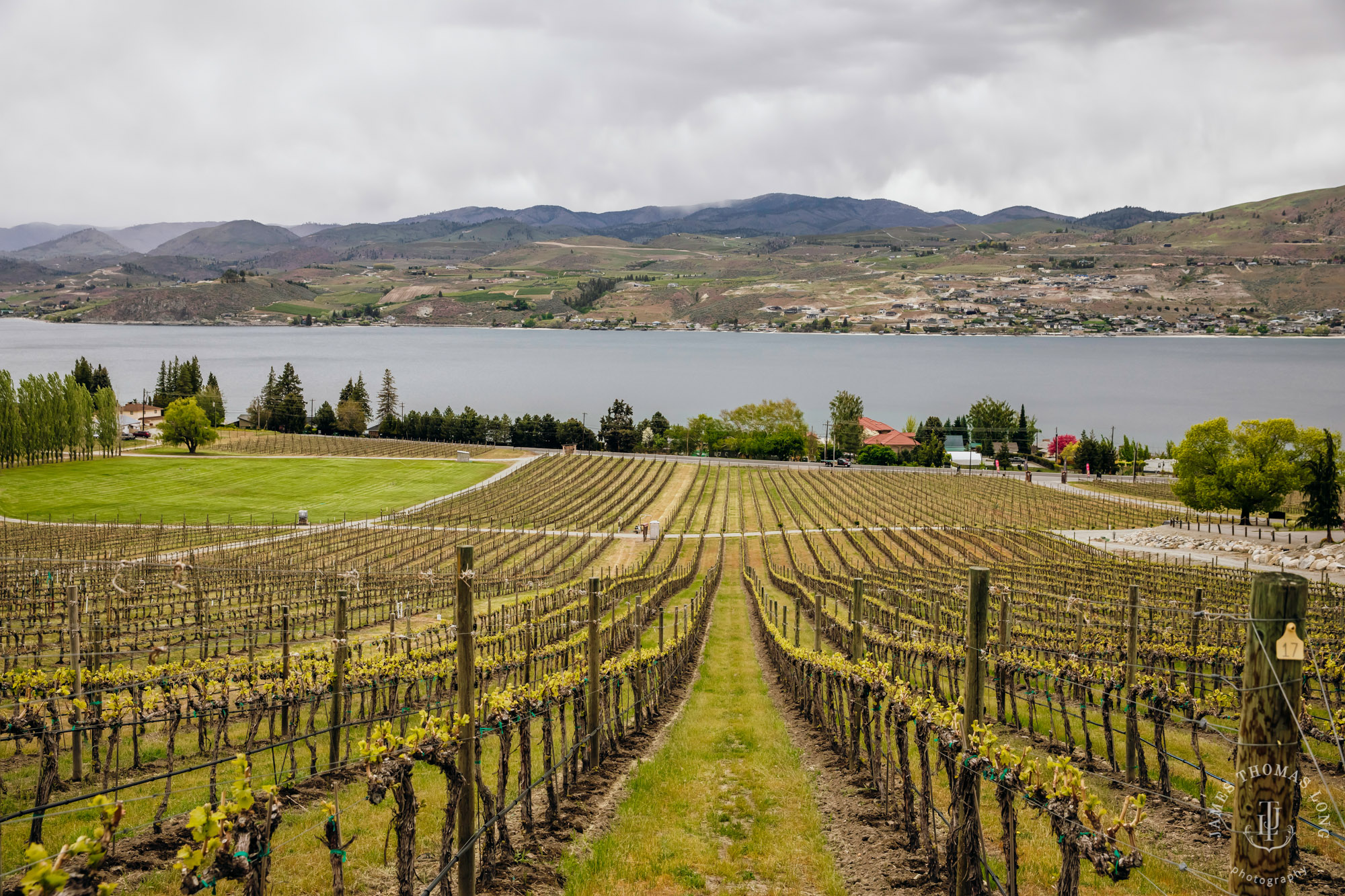 Tsillan Cellars Lake Chelan wedding by Seattle wedding photographer James Thomas Long Photography