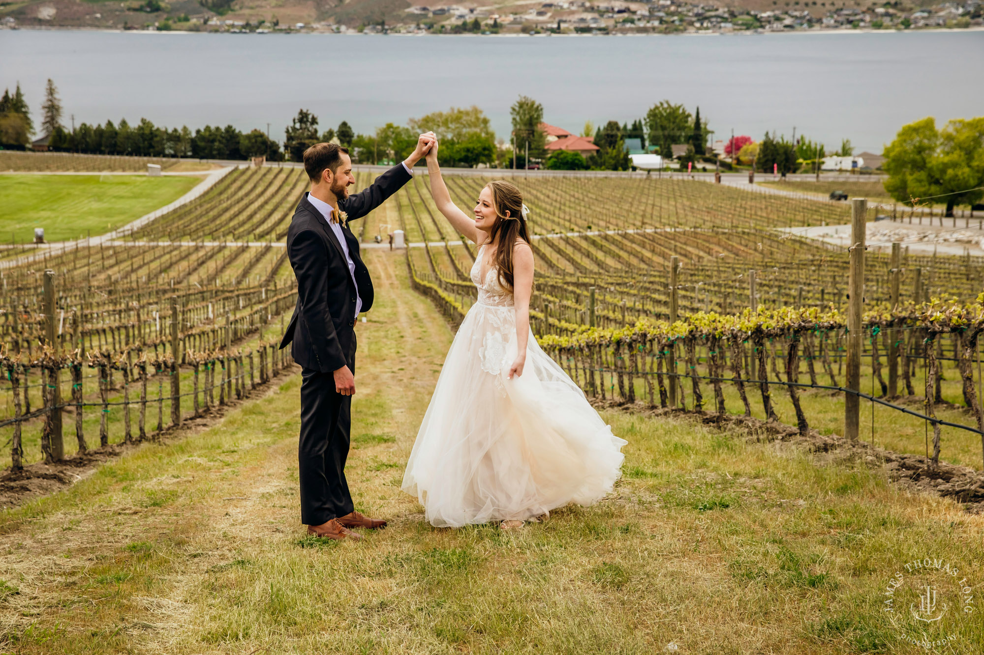 Tsillan Cellars Lake Chelan wedding by Seattle wedding photographer James Thomas Long Photography