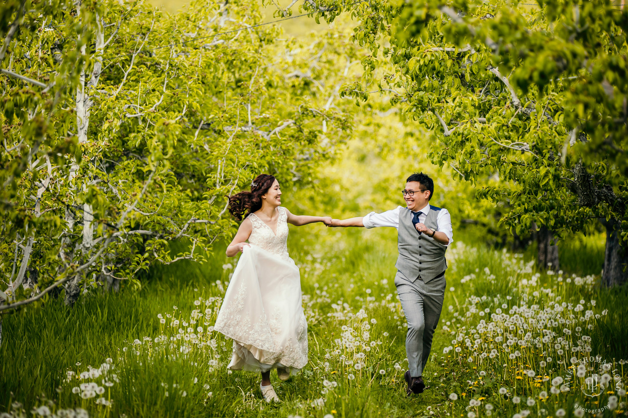 Adventure elopement in Leavenworth, WA by Seattle adventure wedding photographer James Thomas Long Photography