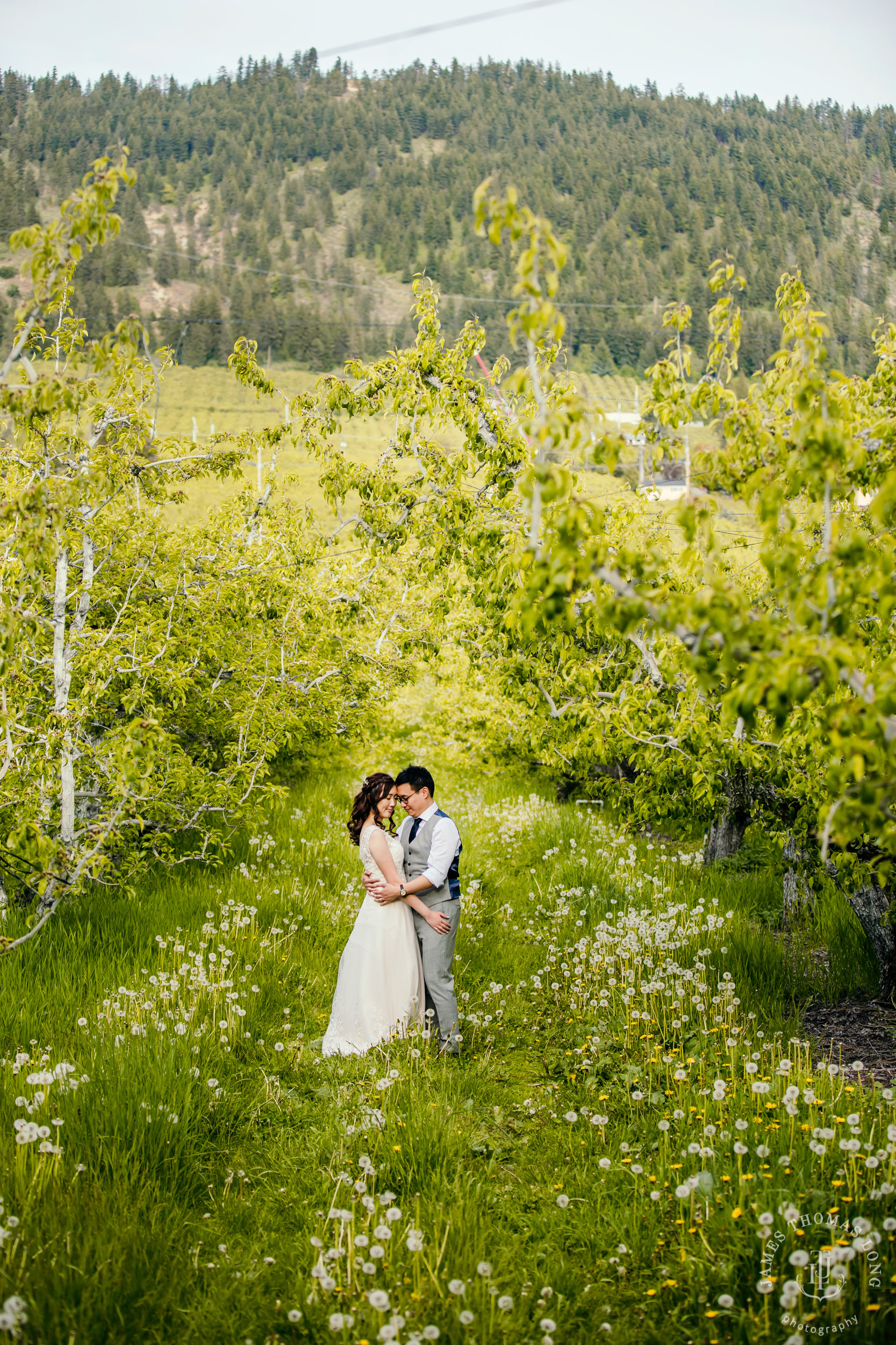 Adventure elopement in Leavenworth, WA by Seattle adventure wedding photographer James Thomas Long Photography