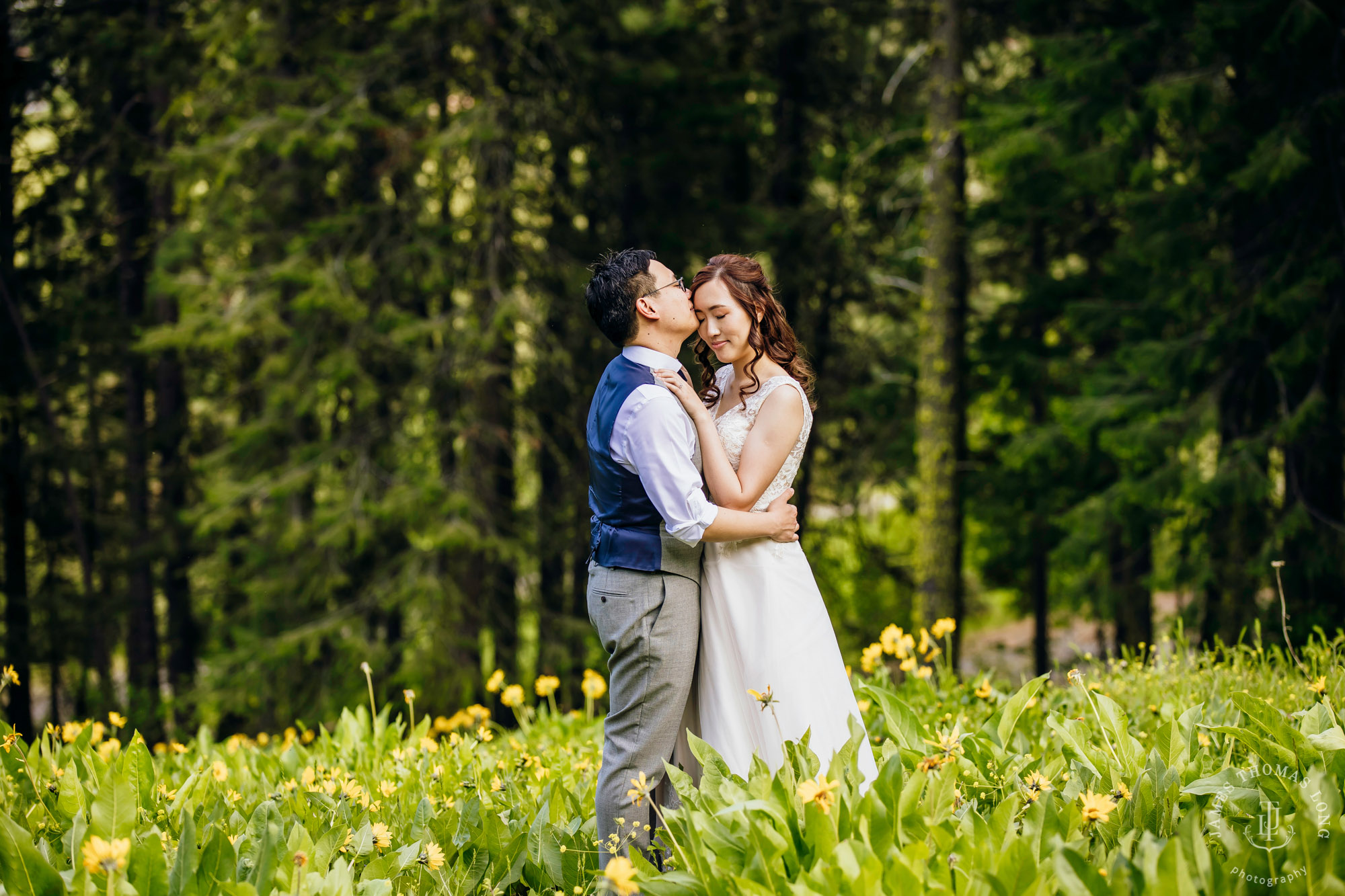 Adventure elopement in Leavenworth, WA by Seattle adventure wedding photographer James Thomas Long Photography