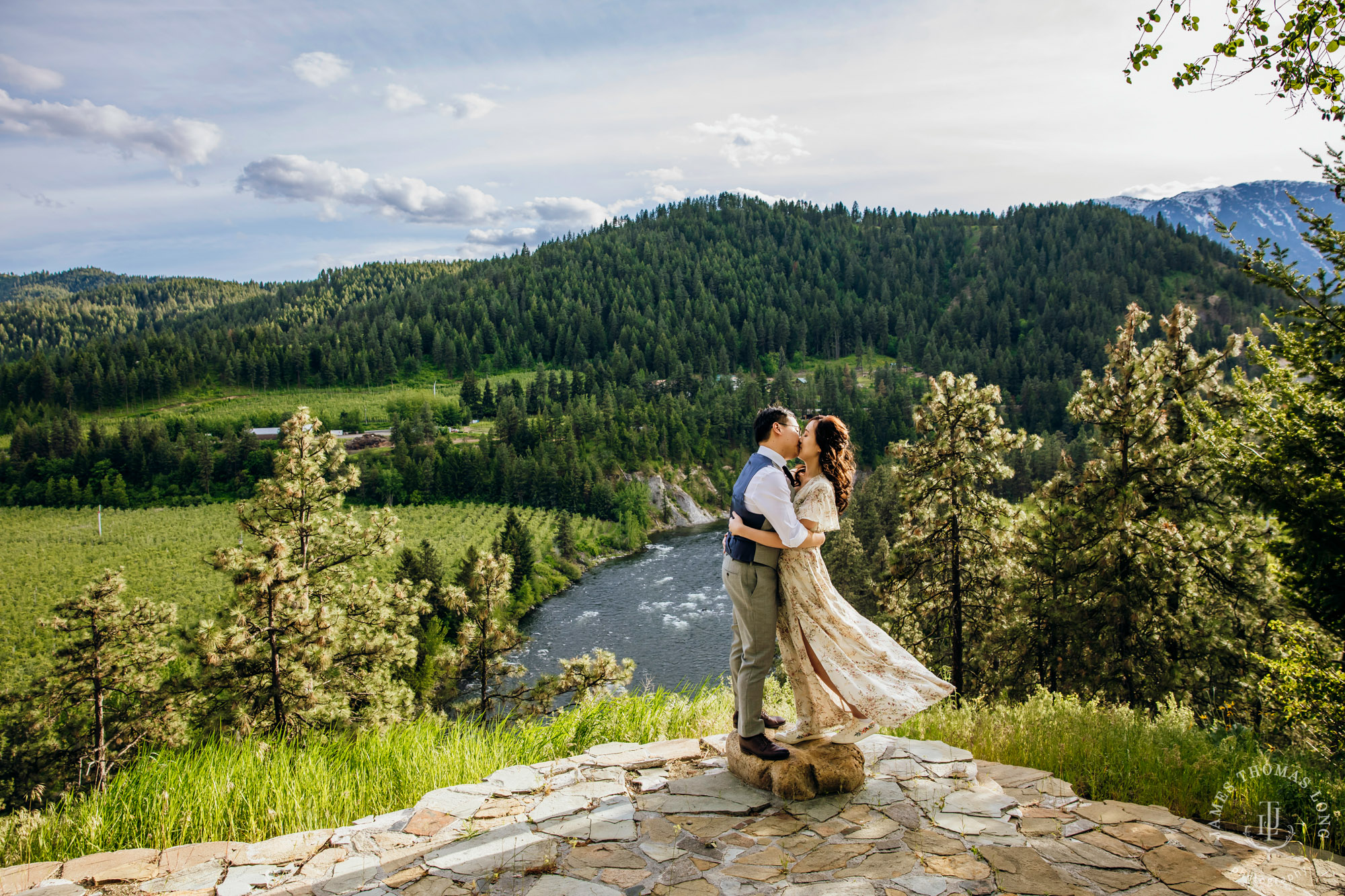 Adventure elopement in Leavenworth, WA by Seattle adventure wedding photographer James Thomas Long Photography