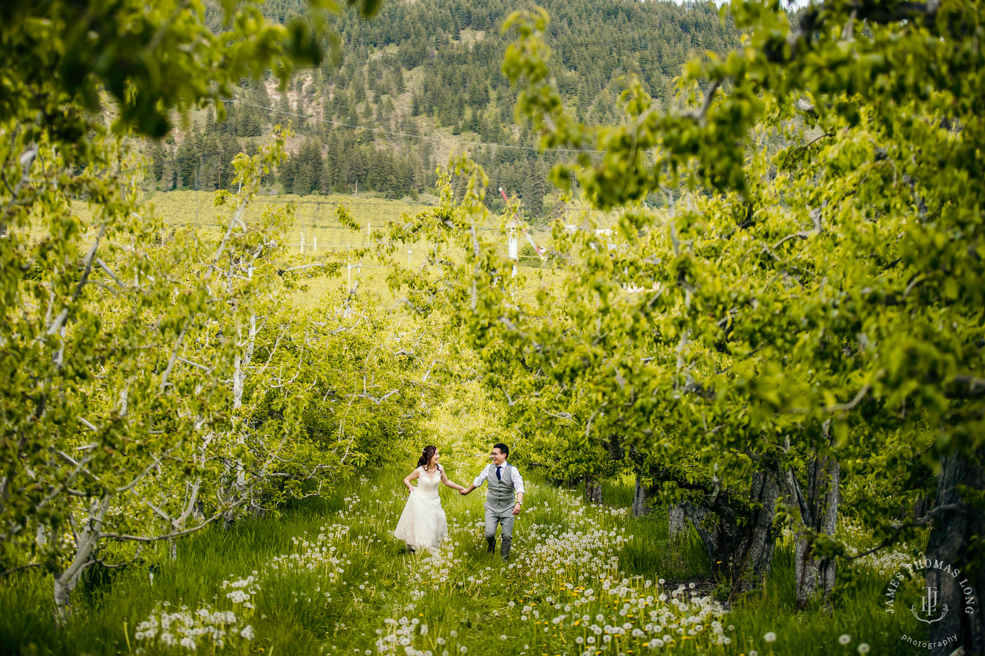 Adventure elopement in Leavenworth, WA by Seattle adventure wedding photographer James Thomas Long Photography