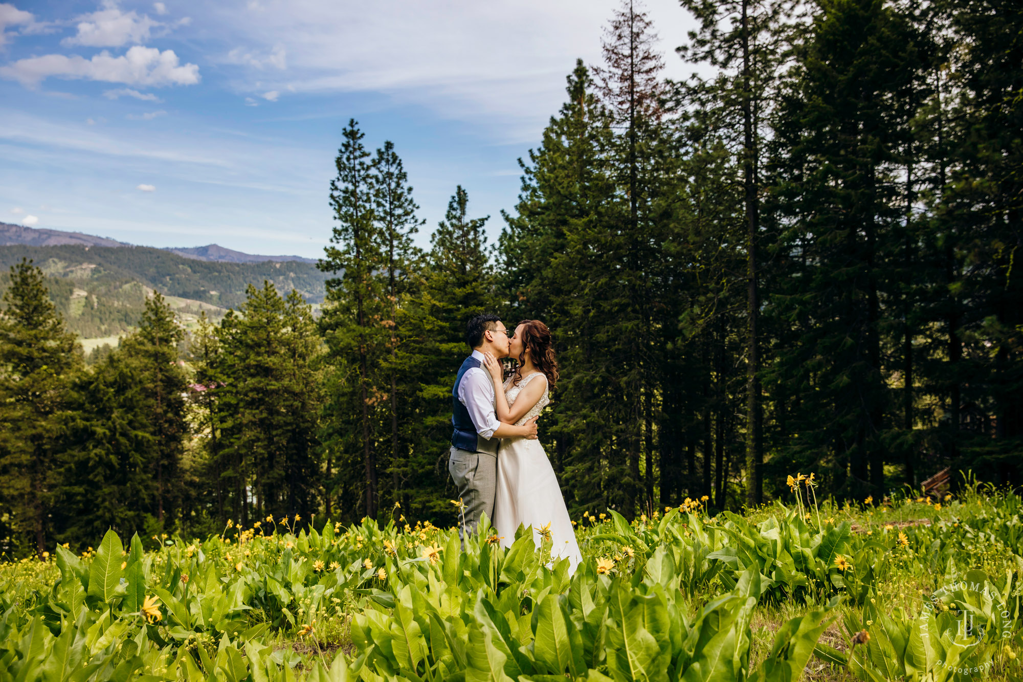 Adventure elopement in Leavenworth, WA by Seattle adventure wedding photographer James Thomas Long Photography