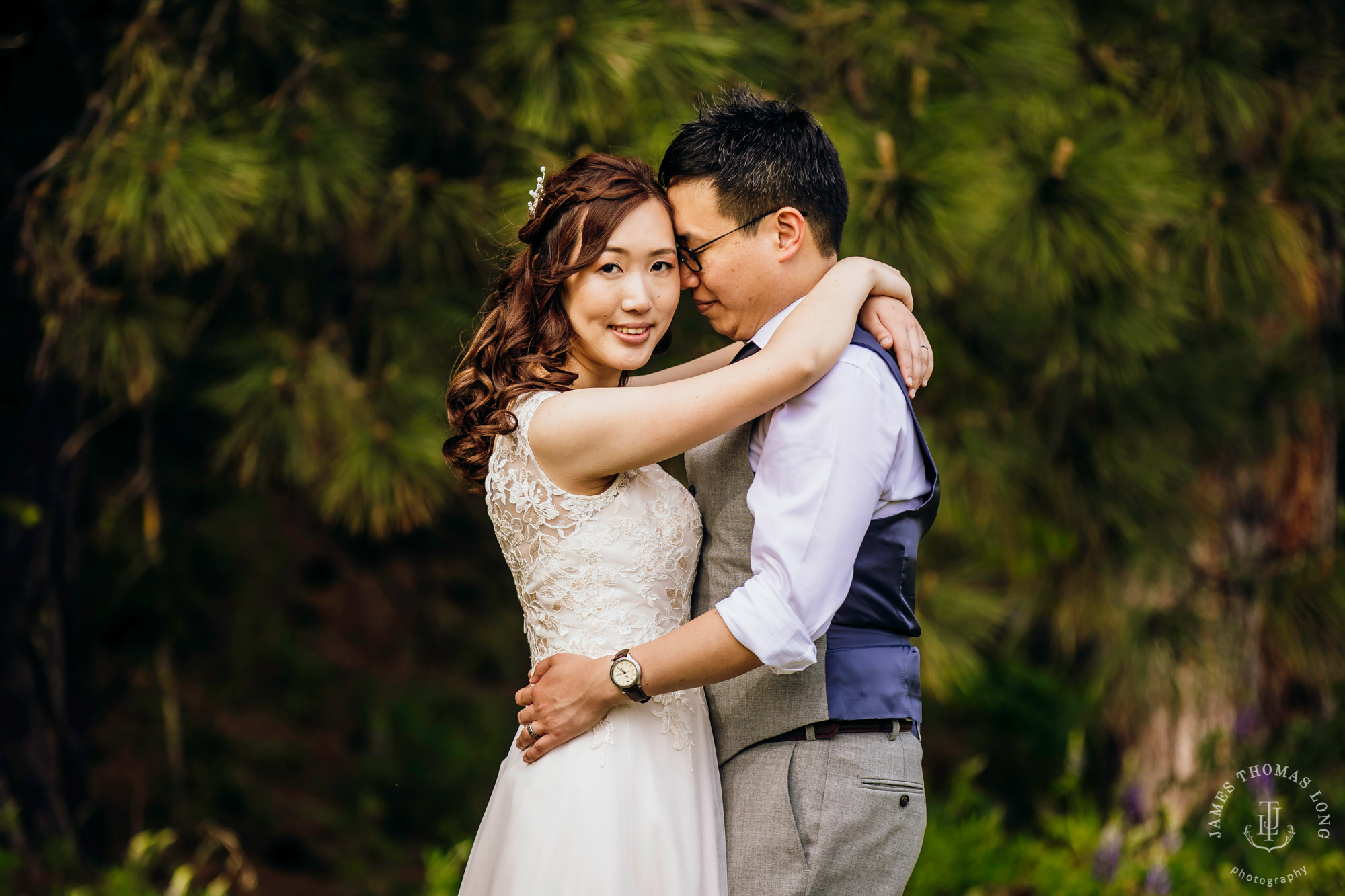 Adventure elopement in Leavenworth, WA by Seattle adventure wedding photographer James Thomas Long Photography