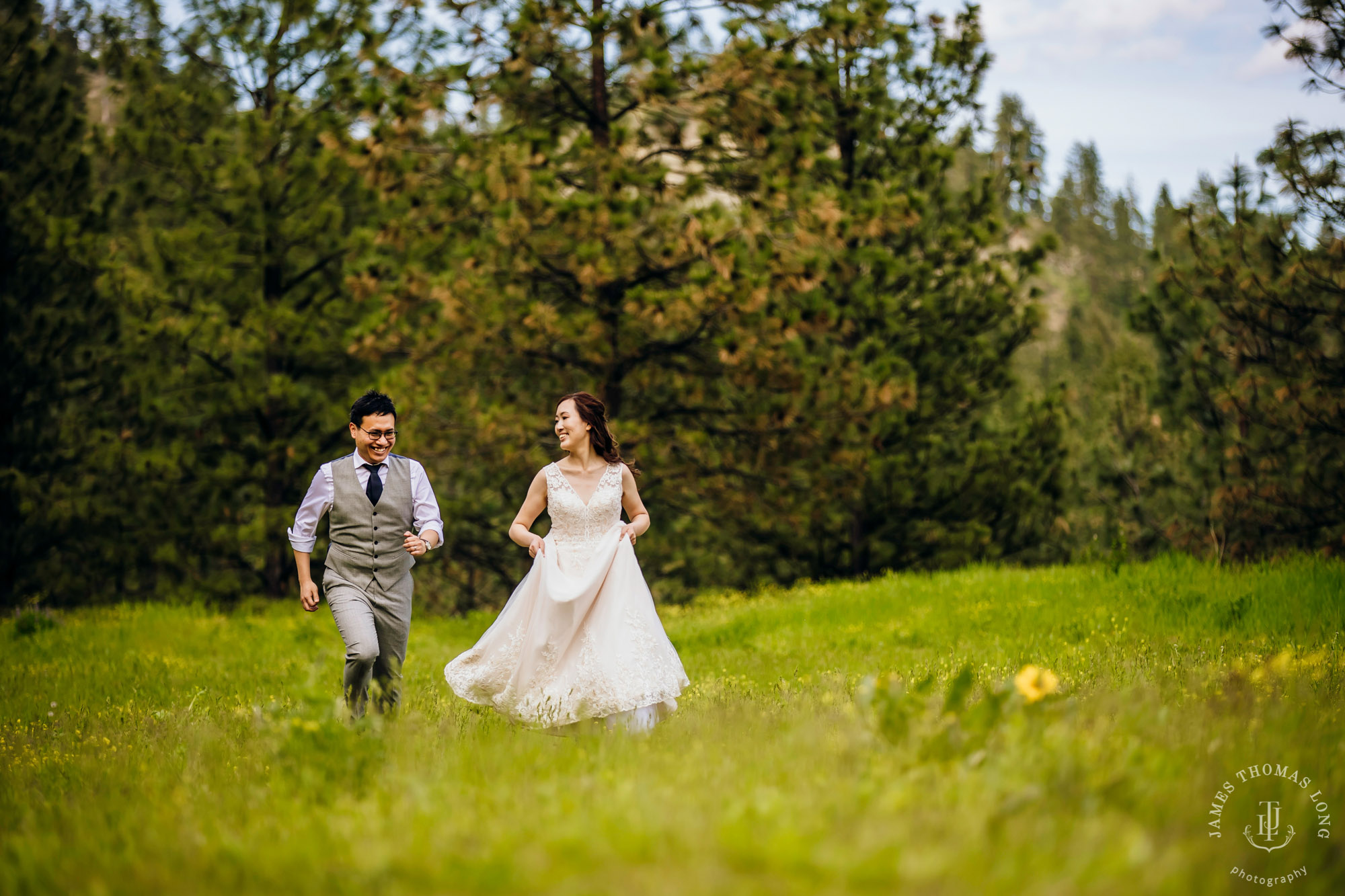 Adventure elopement in Leavenworth, WA by Seattle adventure wedding photographer James Thomas Long Photography