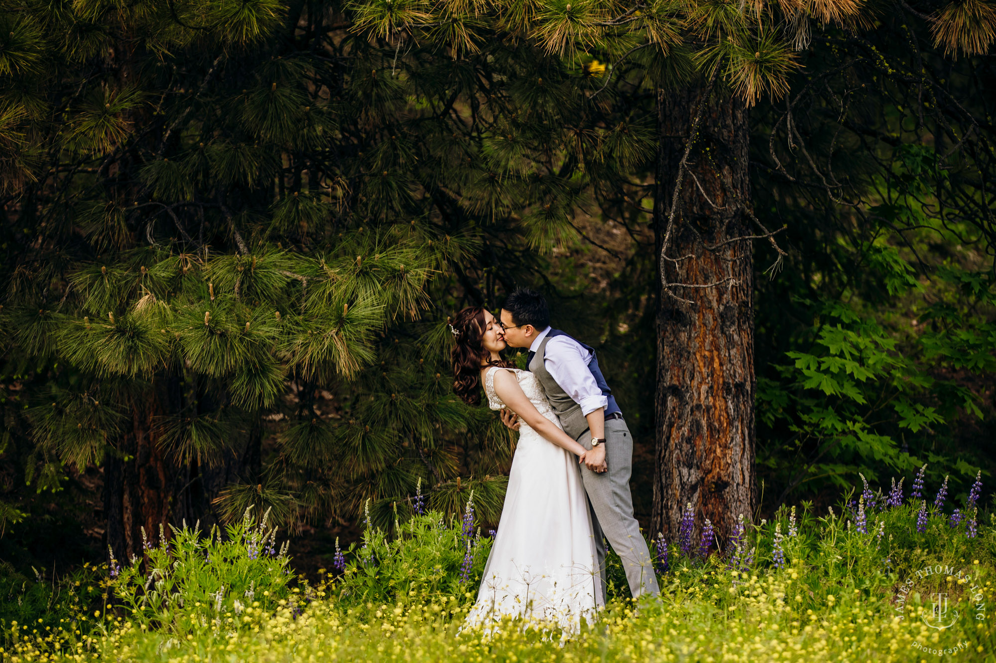 Adventure elopement in Leavenworth, WA by Seattle adventure wedding photographer James Thomas Long Photography