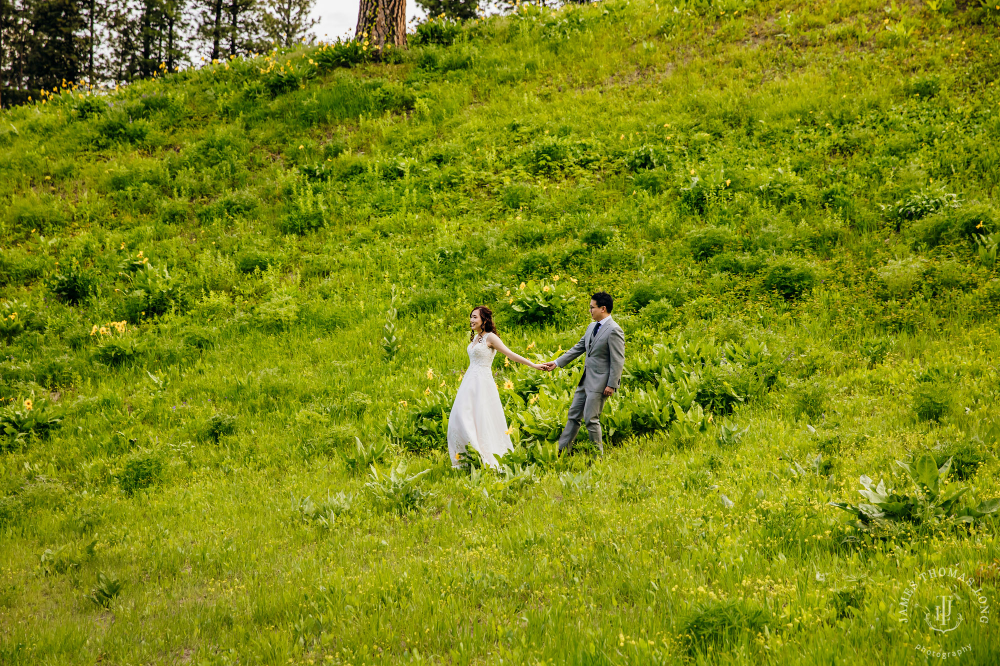 Adventure elopement in Leavenworth, WA by Seattle adventure wedding photographer James Thomas Long Photography