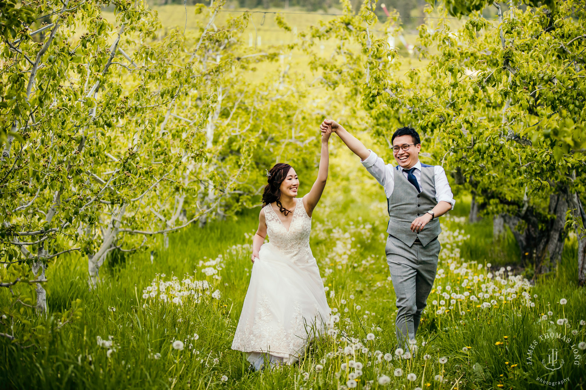 Adventure elopement in Leavenworth, WA by Seattle adventure wedding photographer James Thomas Long Photography