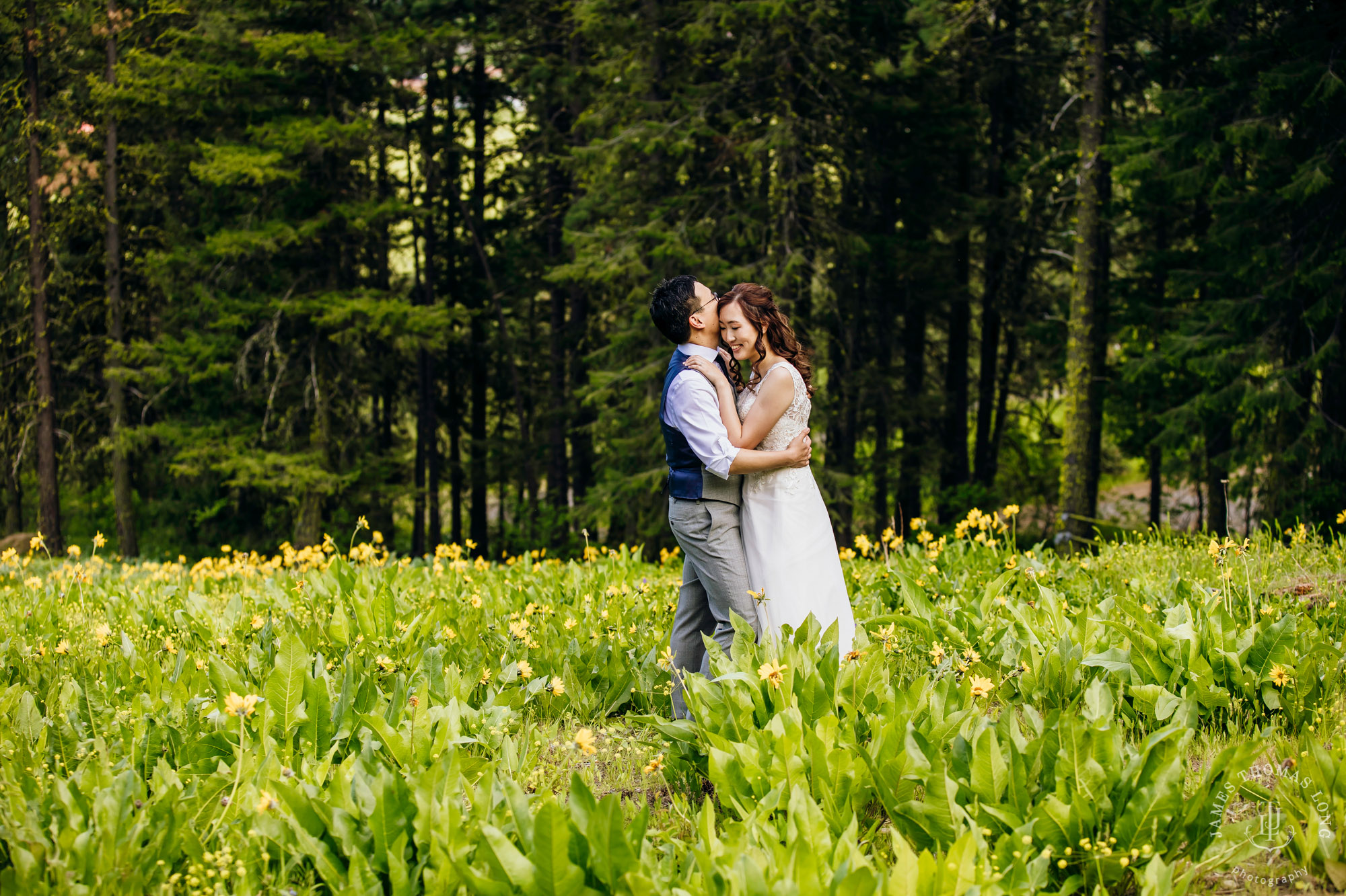 Adventure elopement in Leavenworth, WA by Seattle adventure wedding photographer James Thomas Long Photography