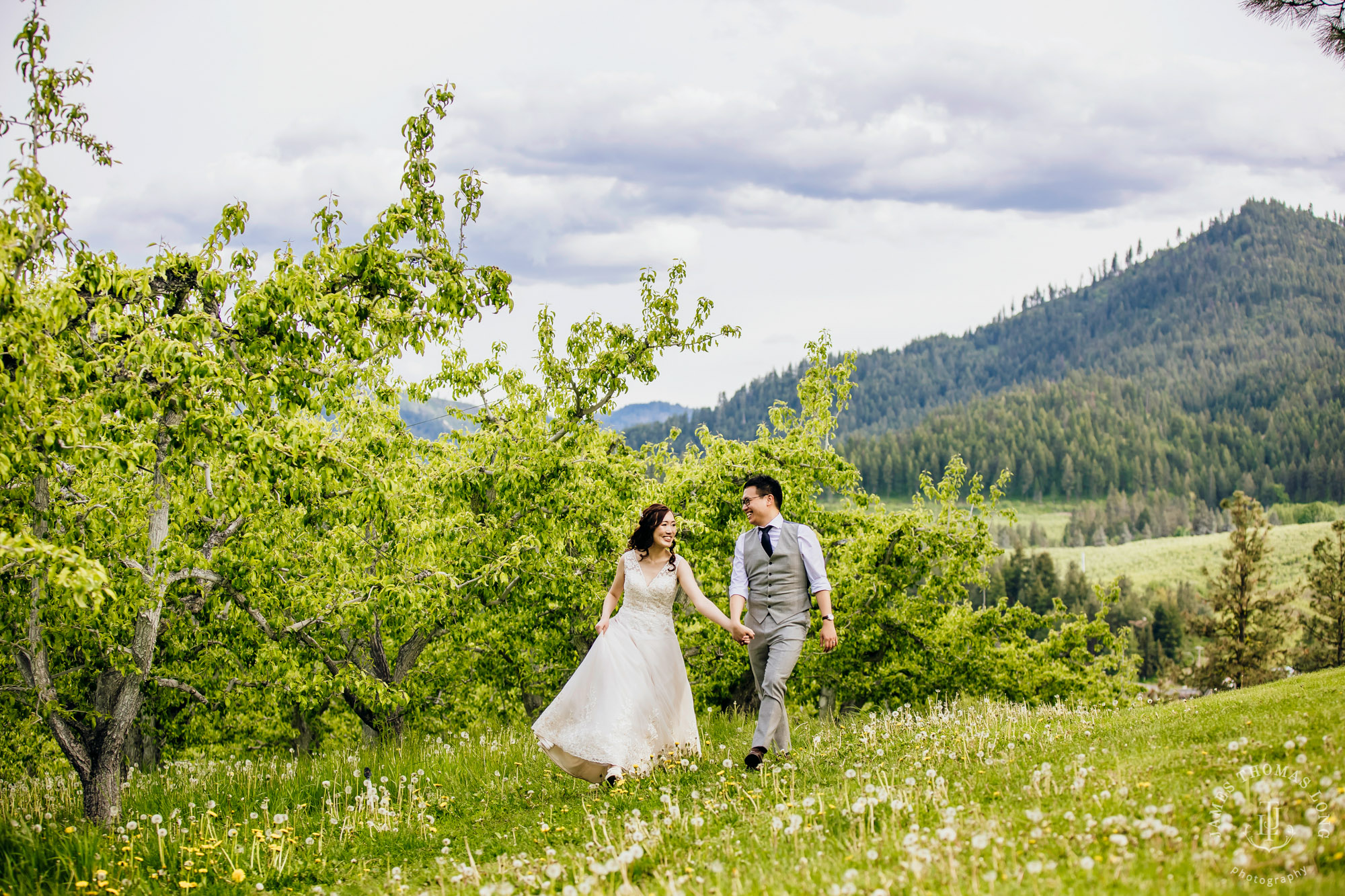 Adventure elopement in Leavenworth, WA by Seattle adventure wedding photographer James Thomas Long Photography