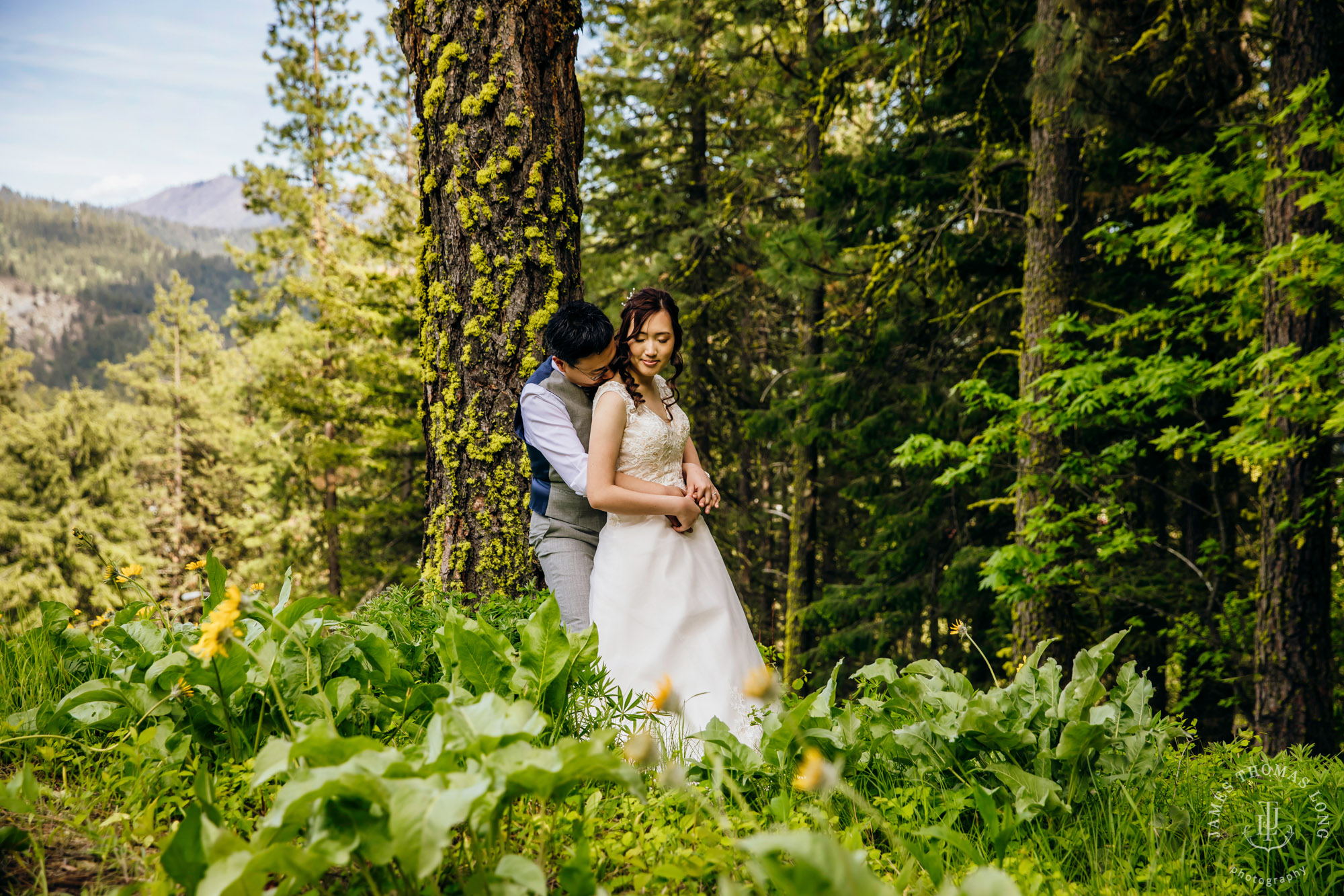 Adventure elopement in Leavenworth, WA by Seattle adventure wedding photographer James Thomas Long Photography