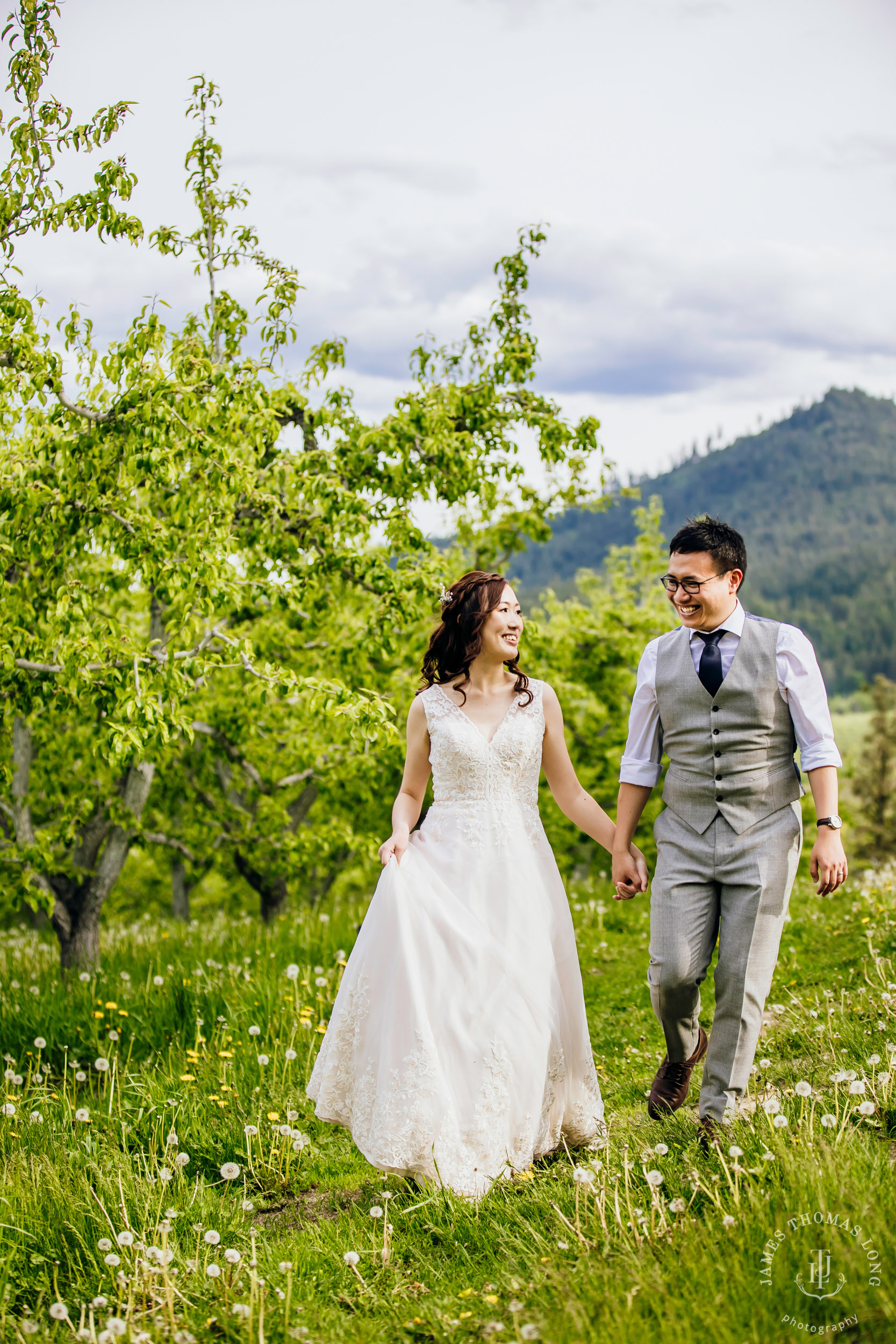 Adventure elopement in Leavenworth, WA by Seattle adventure wedding photographer James Thomas Long Photography