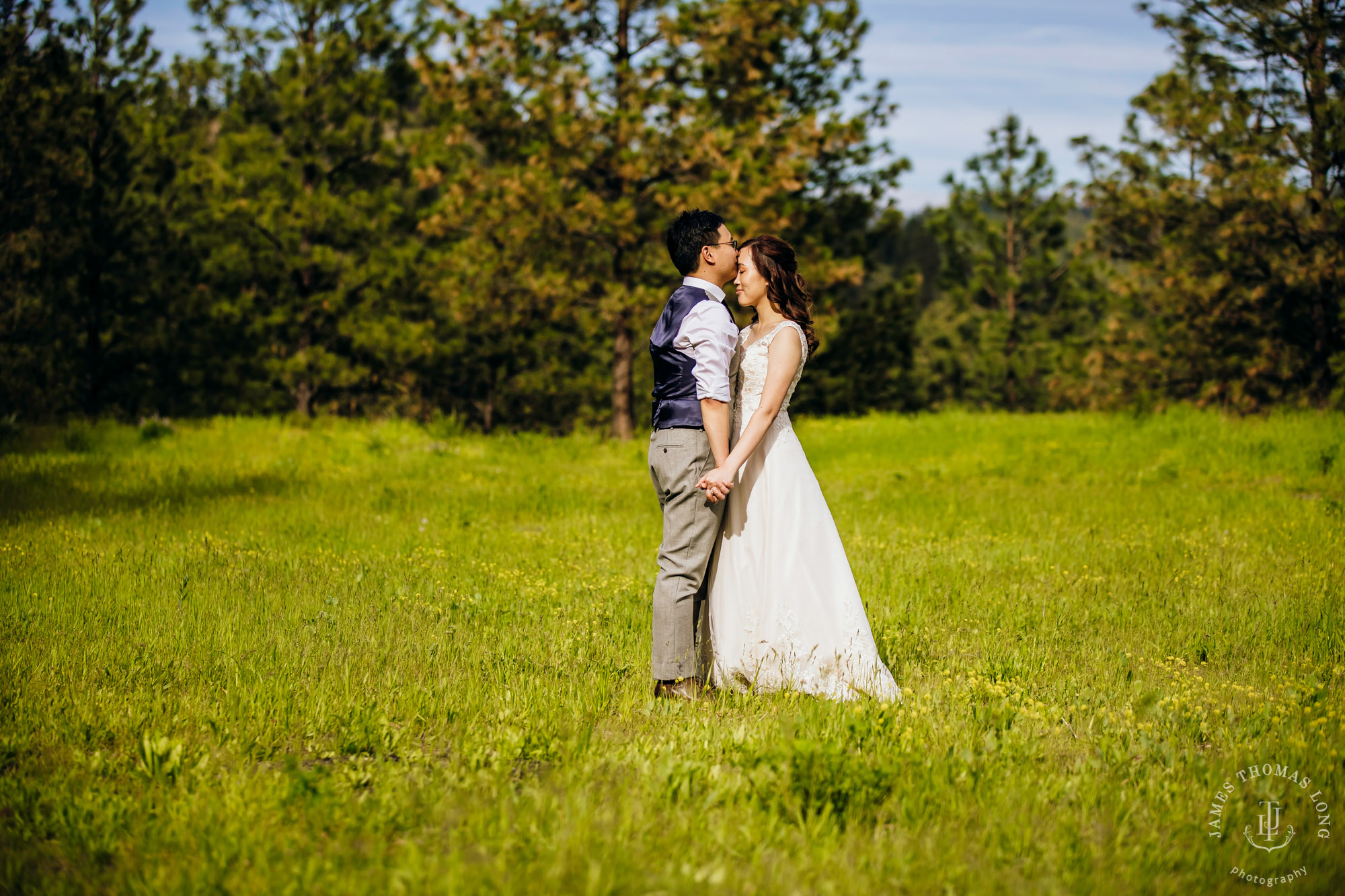 Adventure elopement in Leavenworth, WA by Seattle adventure wedding photographer James Thomas Long Photography