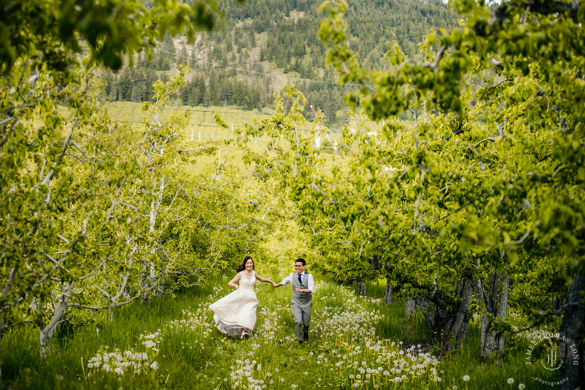 Adventure elopement in Leavenworth, WA by Seattle adventure wedding photographer James Thomas Long Photography