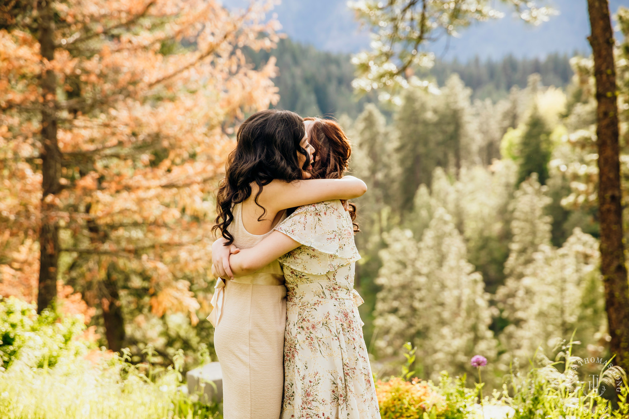 Adventure elopement in Leavenworth, WA by Seattle adventure wedding photographer James Thomas Long Photography