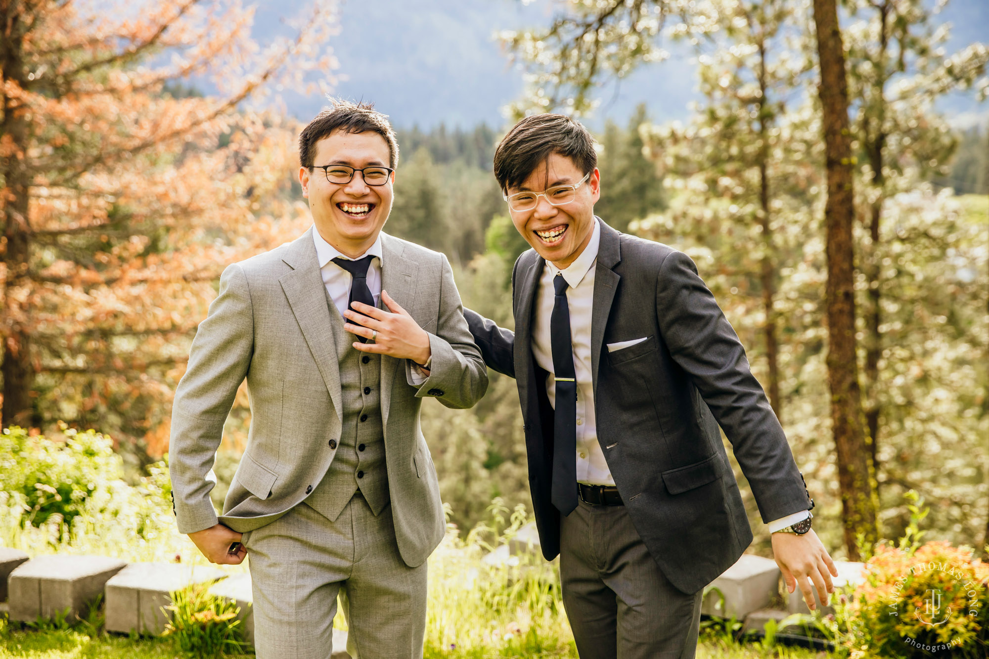 Adventure elopement in Leavenworth, WA by Seattle adventure wedding photographer James Thomas Long Photography