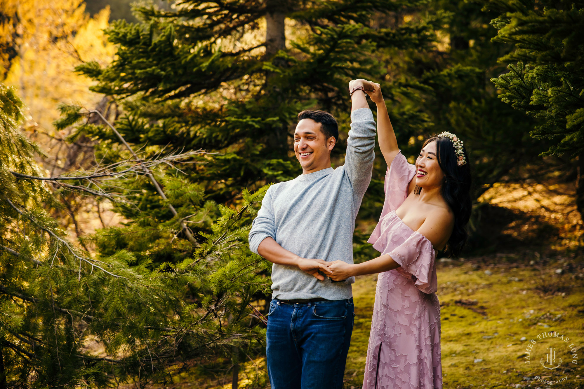 Adventure engagement session at Snoqualmie Pass by adventure wedding photographer James Thomas Long Photography