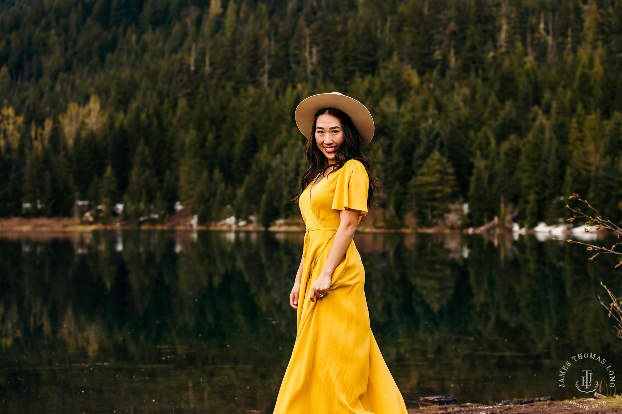 Adventure engagement session at Snoqualmie Pass by adventure wedding photographer James Thomas Long Photography