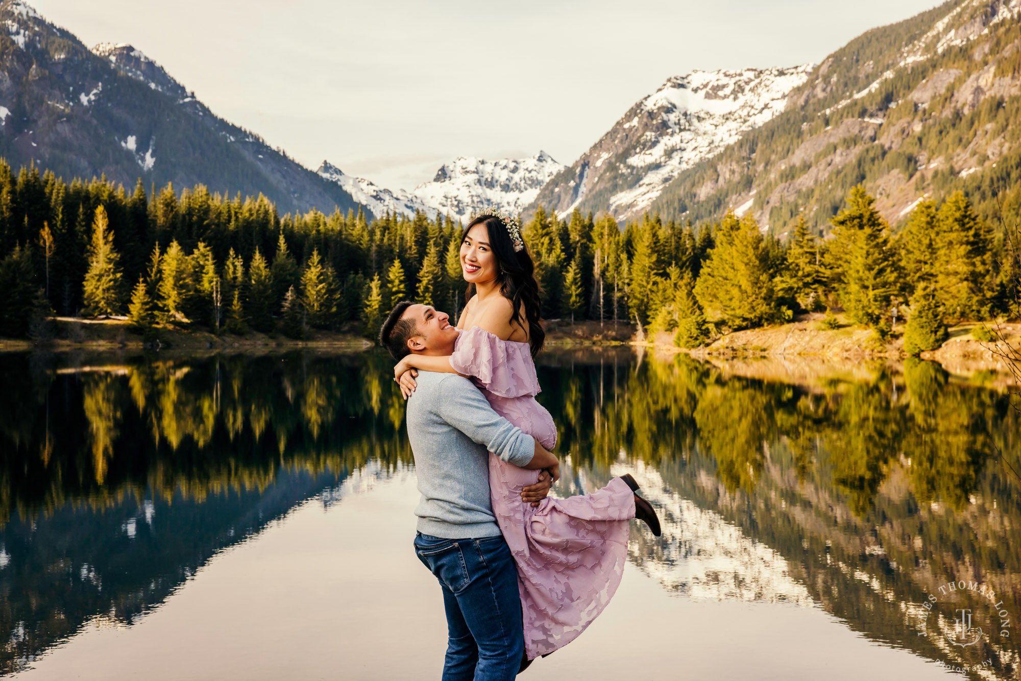 Adventure engagement session at Snoqualmie Pass by adventure wedding photographer James Thomas Long Photography