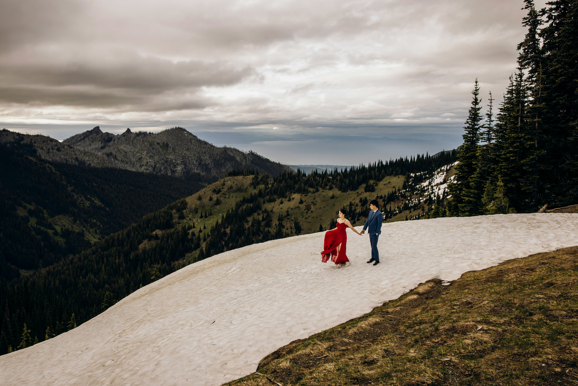 Pacific Northwest mountain engagement session by Seattle adventure elopement photographer James Thomas Long Photography