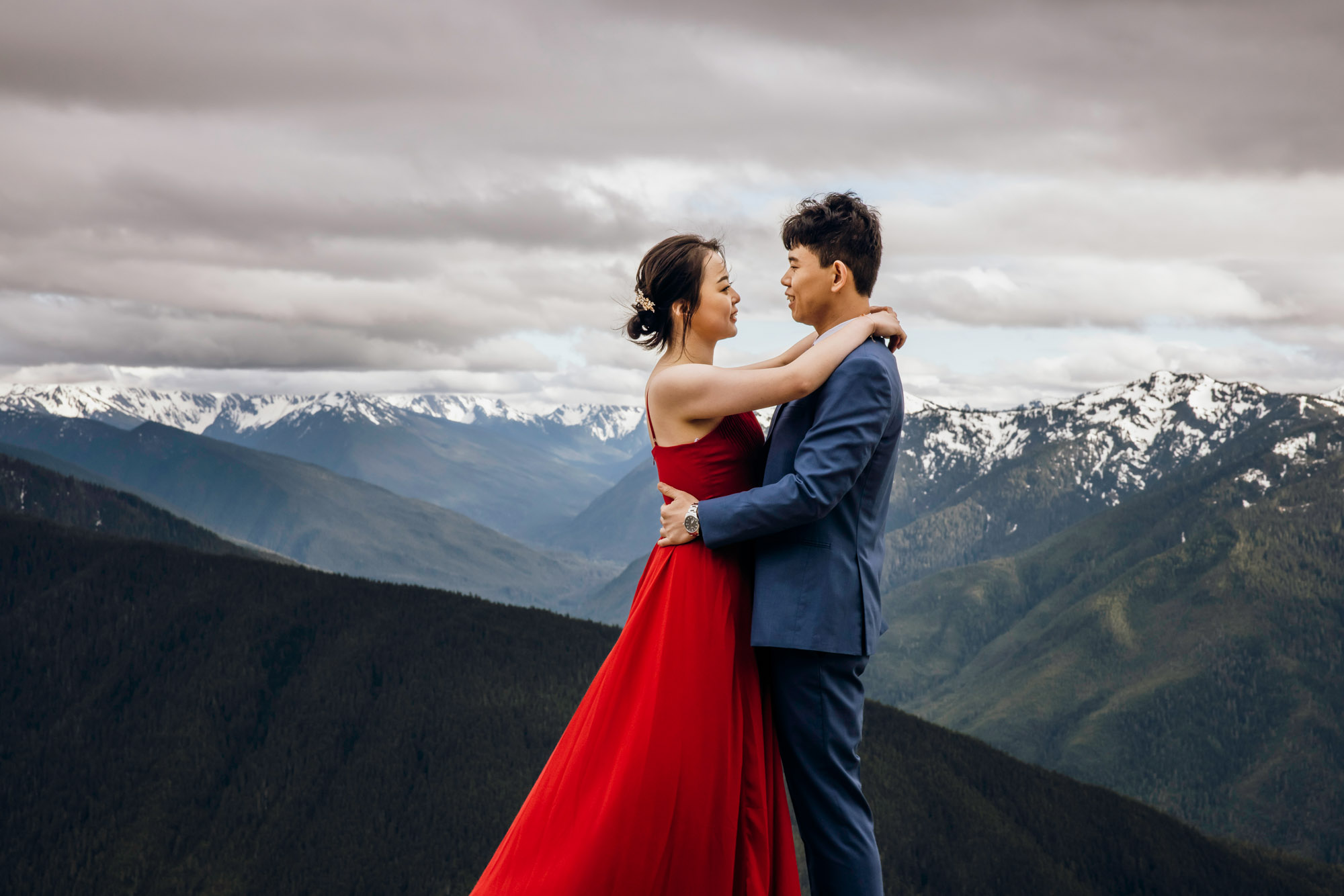 Pacific Northwest mountain engagement session by Seattle adventure elopement photographer James Thomas Long Photography