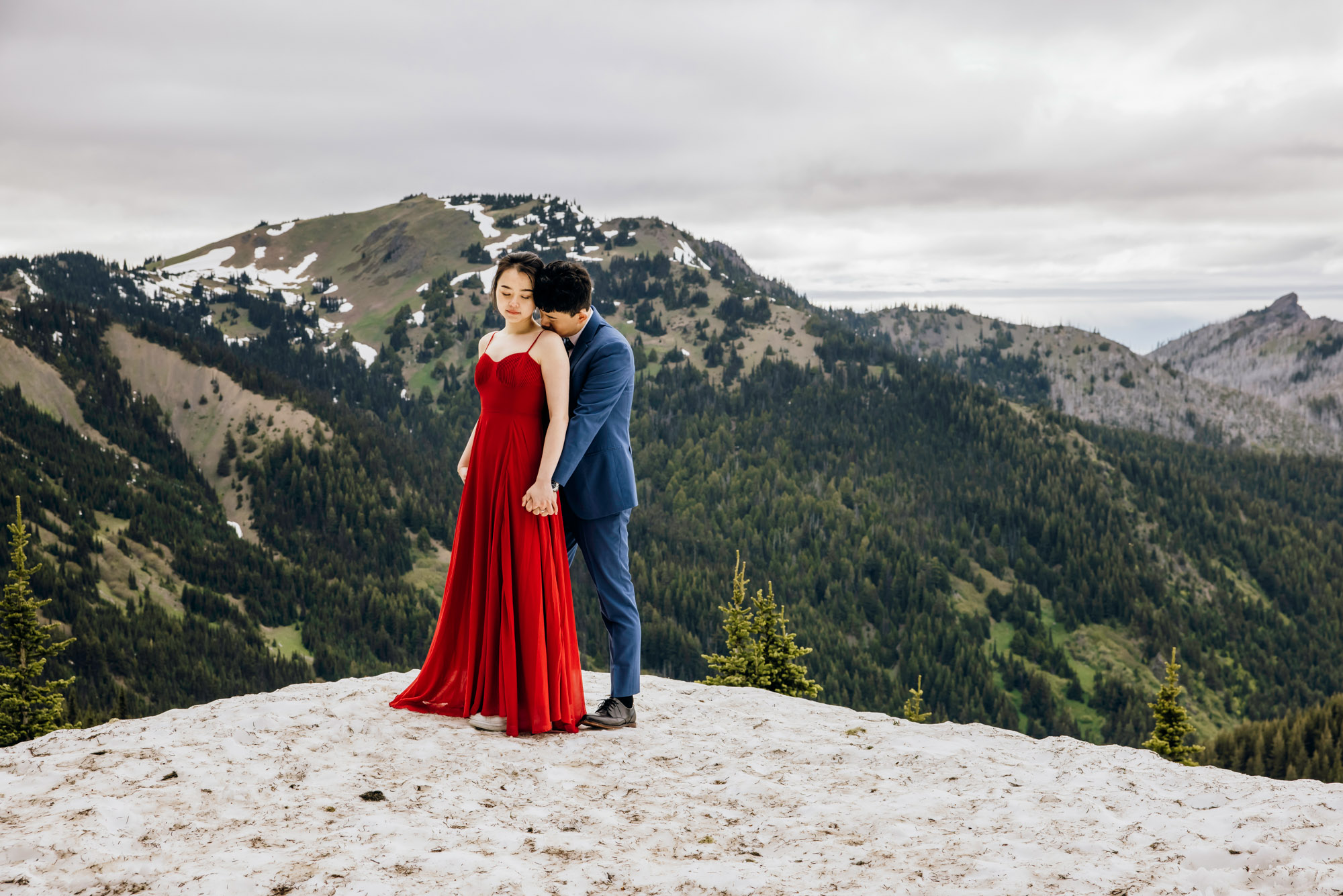 Pacific Northwest mountain engagement session by Seattle adventure elopement photographer James Thomas Long Photography